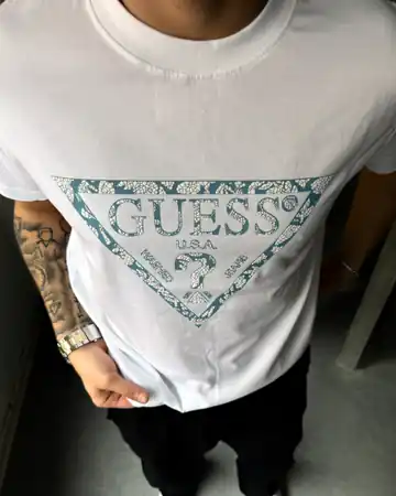 Guess Turkuaz Üçgen Baskılı T-Shirt