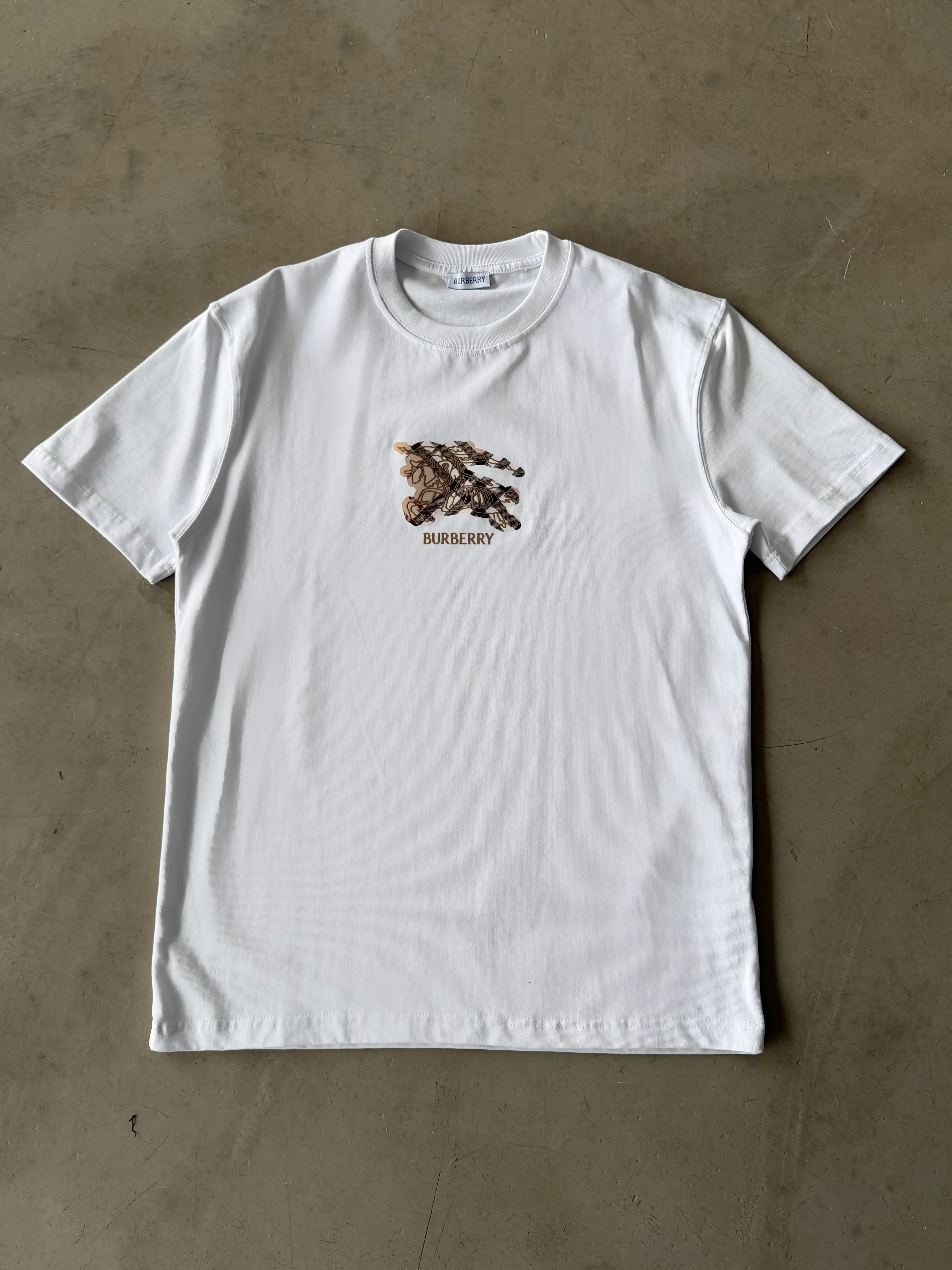 Göğüs Baskılı Basic T-Shirt