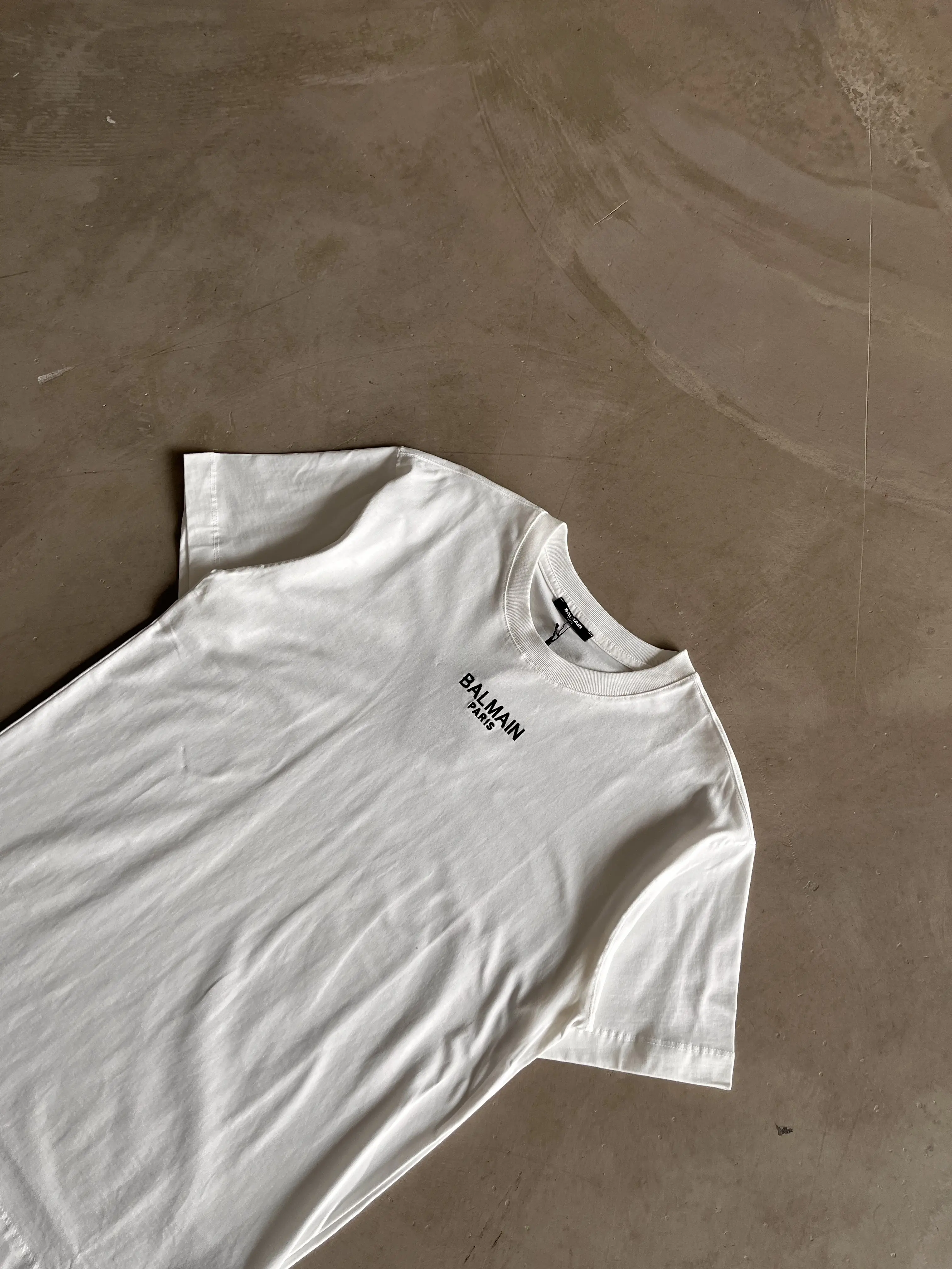 Göğüs Nakış Detaylı Basic T-Shirt