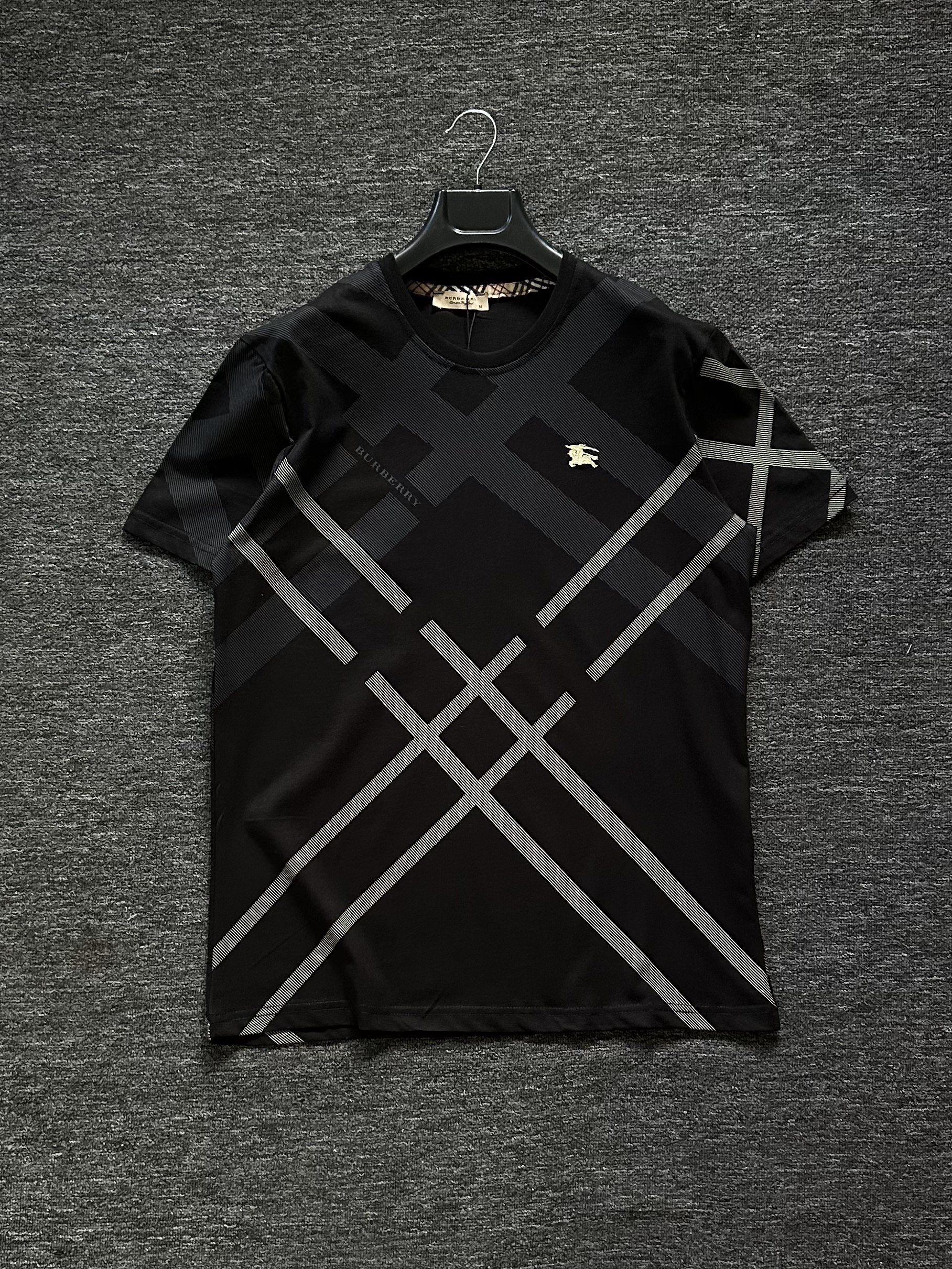 Premium Desenli Nakışlı Tshirt - Siyah