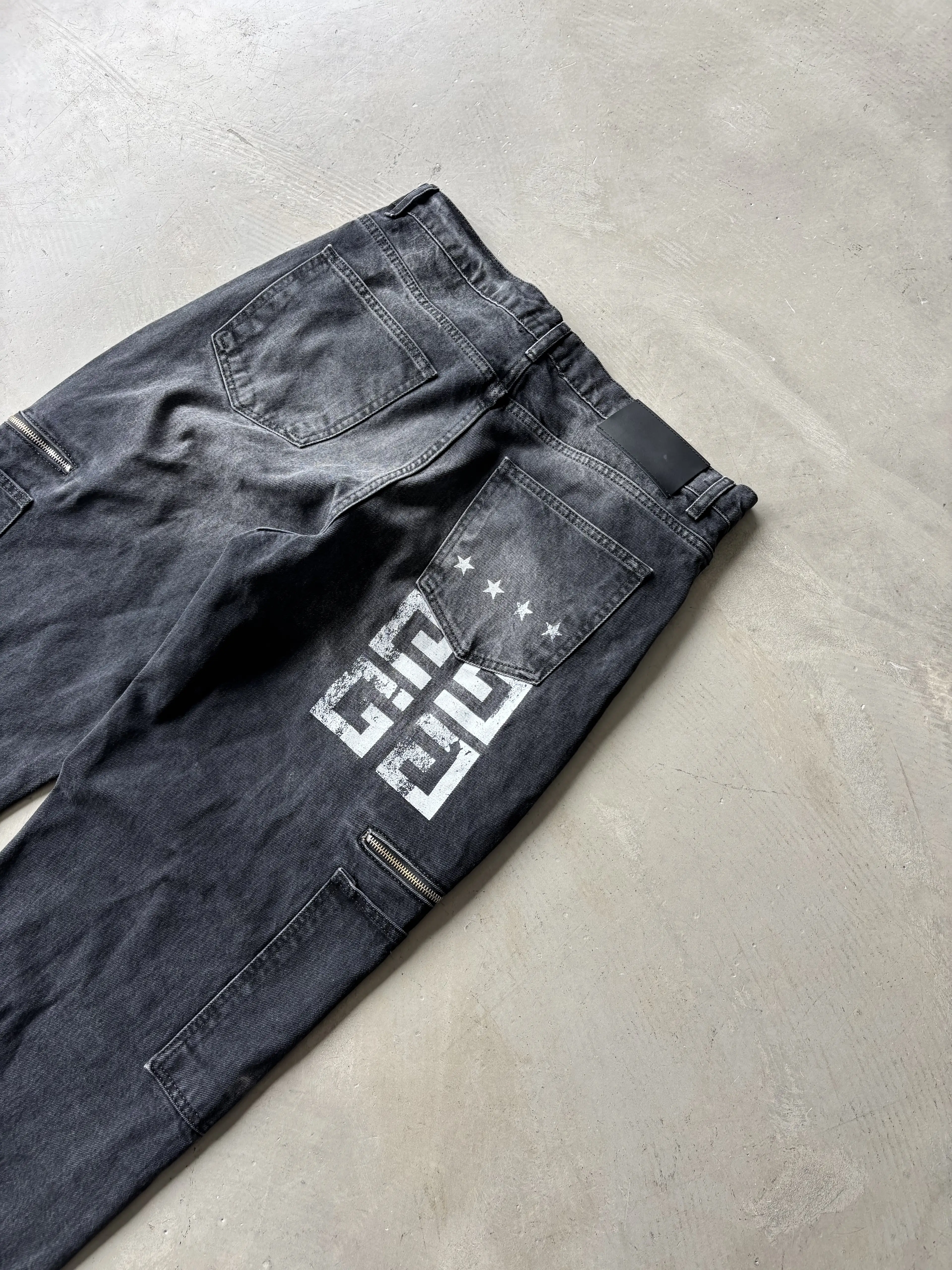 Yan Cep Detaylı arka Baskılı Pantolon