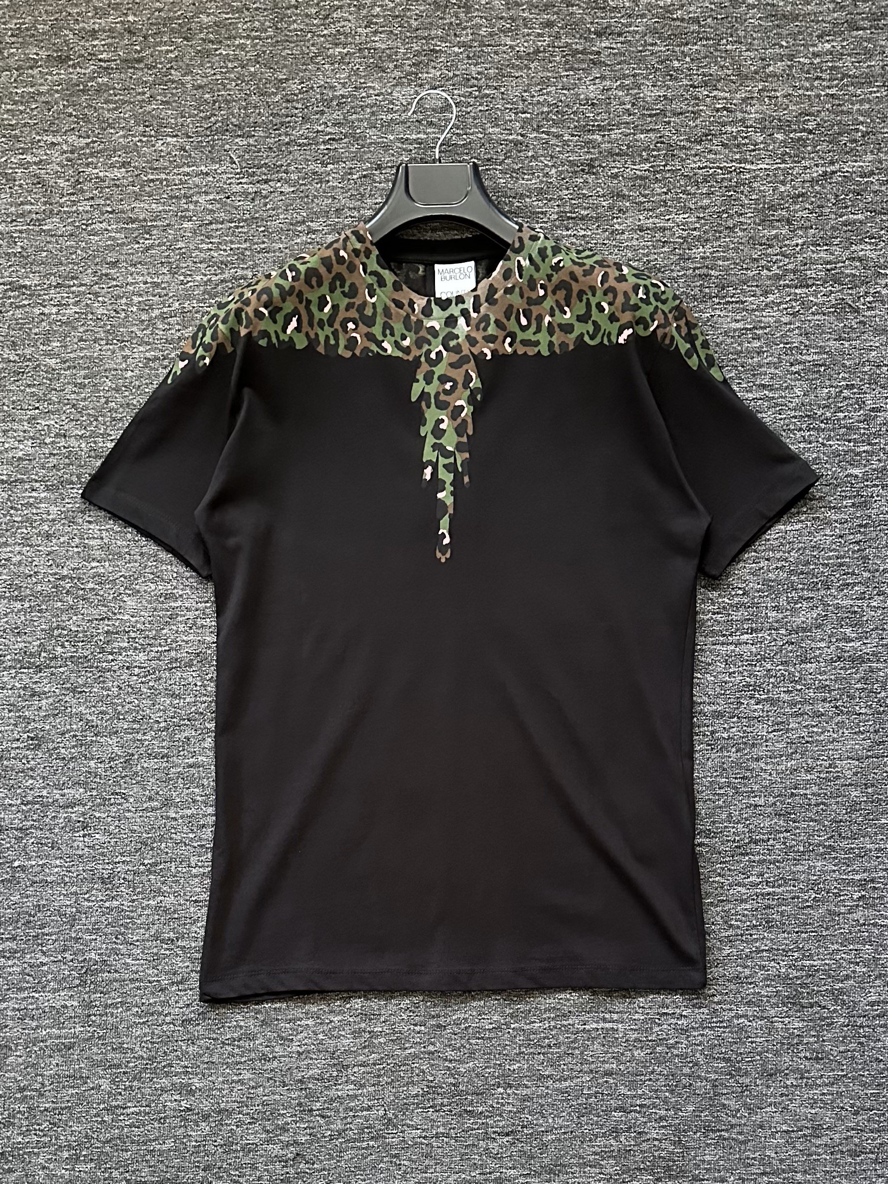 Premium Omuz Baskılı Tee - Zebra Pattern