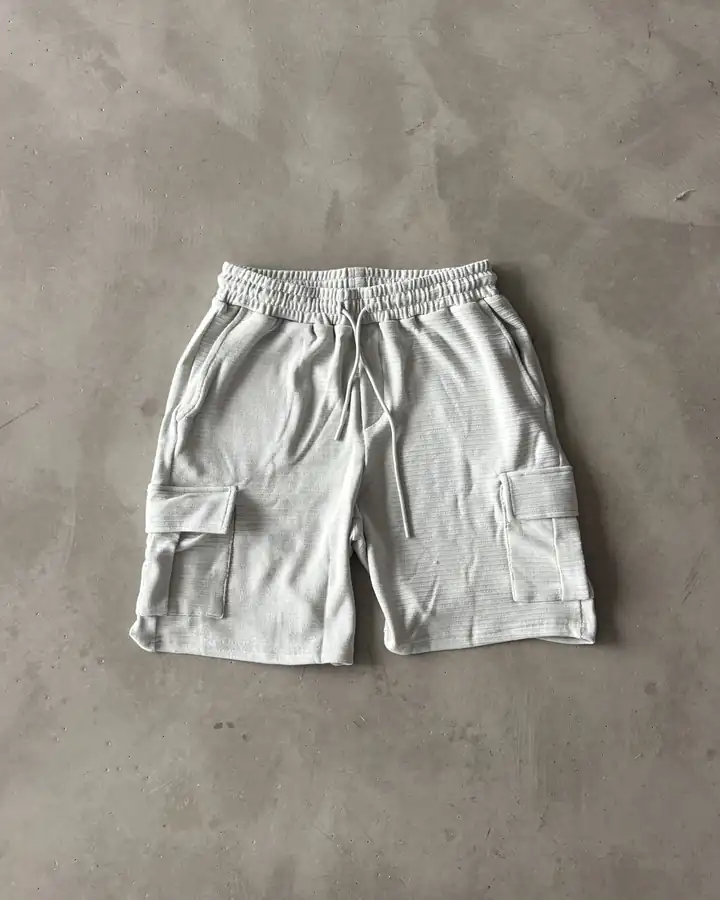 Yan Cep Detaylı Basic Şort - Beyaz