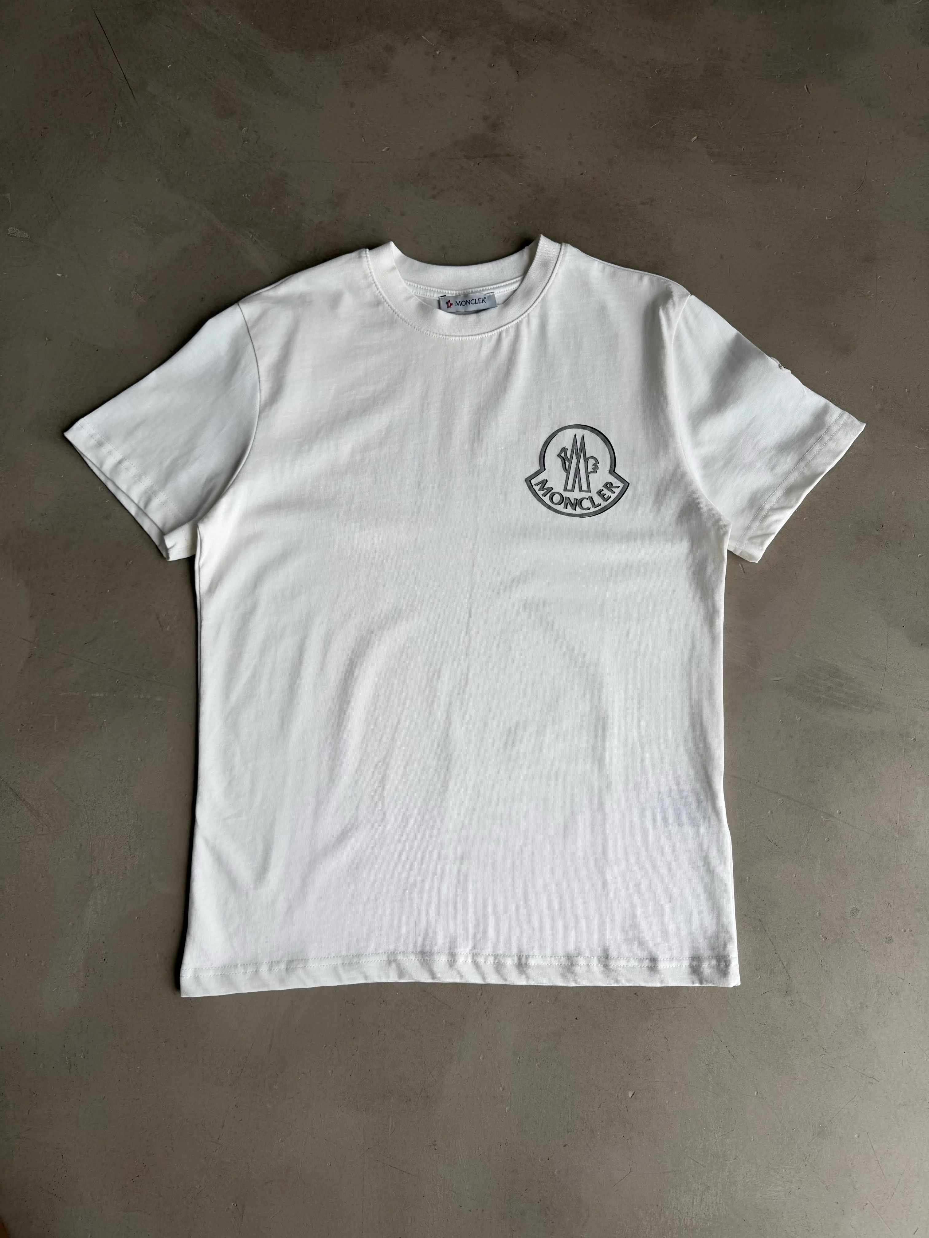 Sol Göğüs Logo Baskı Detaylı T-Shirt
