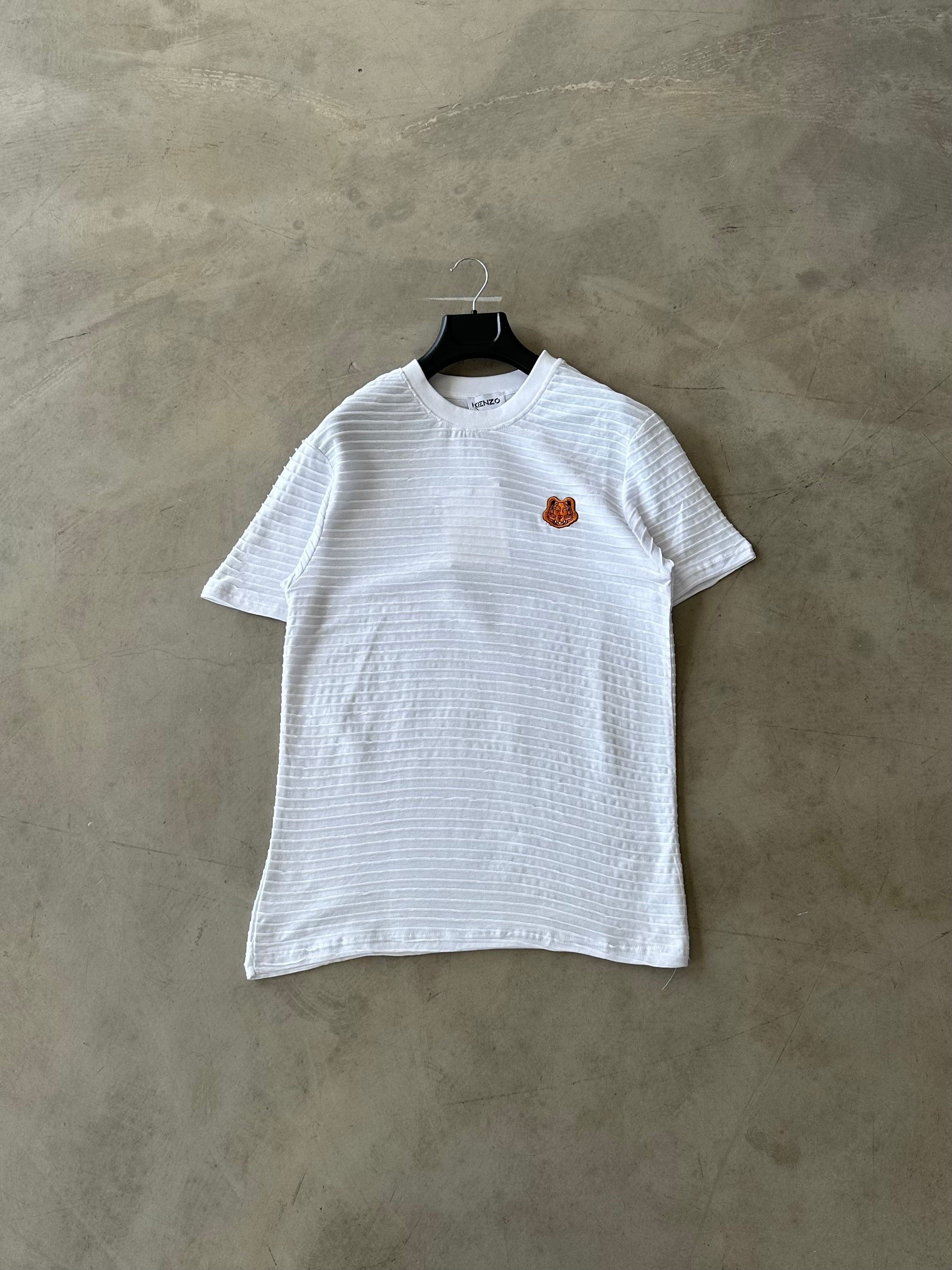 KNZ Logo Detay Nakışlı Basic Tshirt - Beyaz