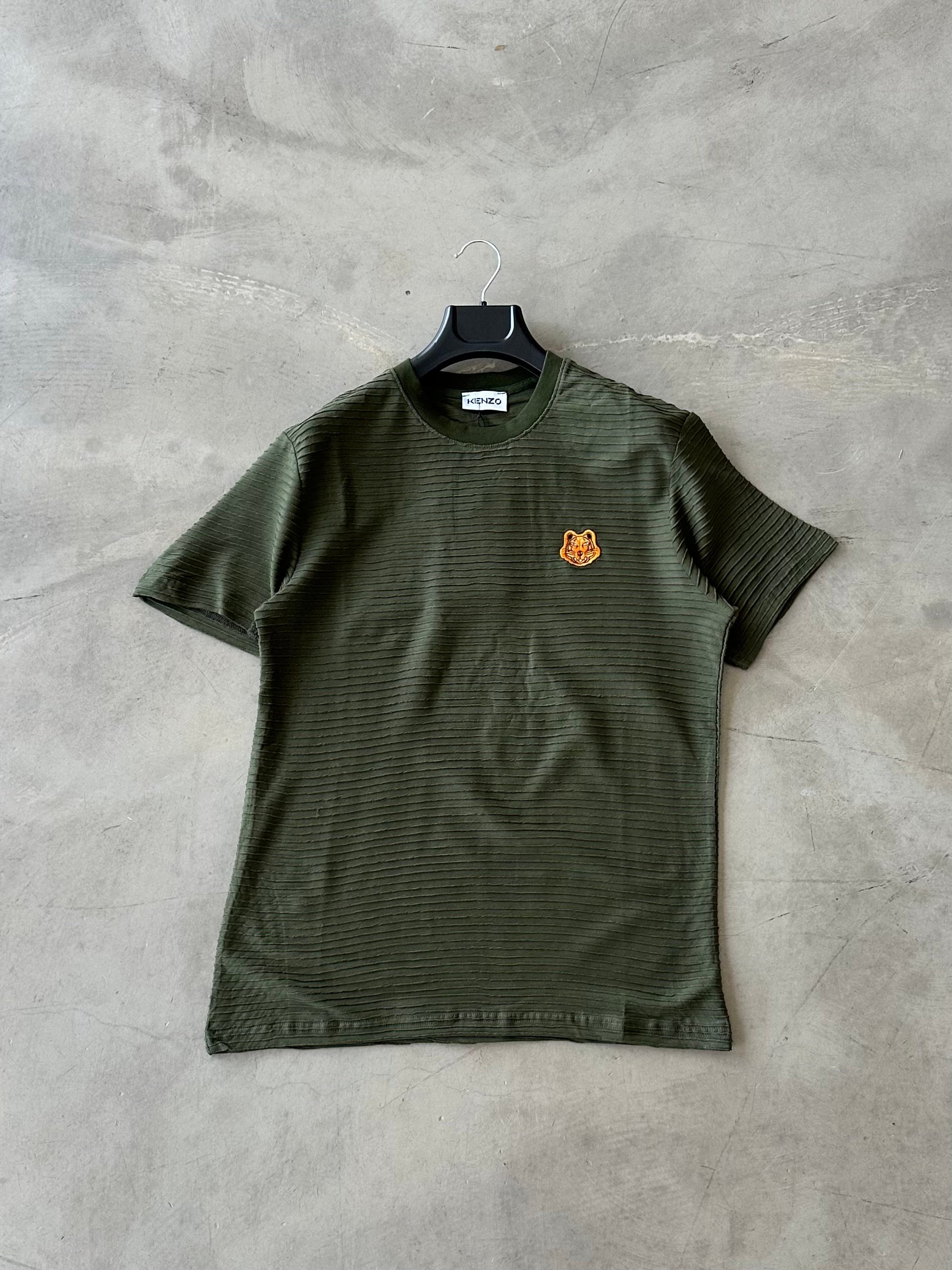 KNZ Logo Detay Nakışlı Basic Tshirt - Yeşil