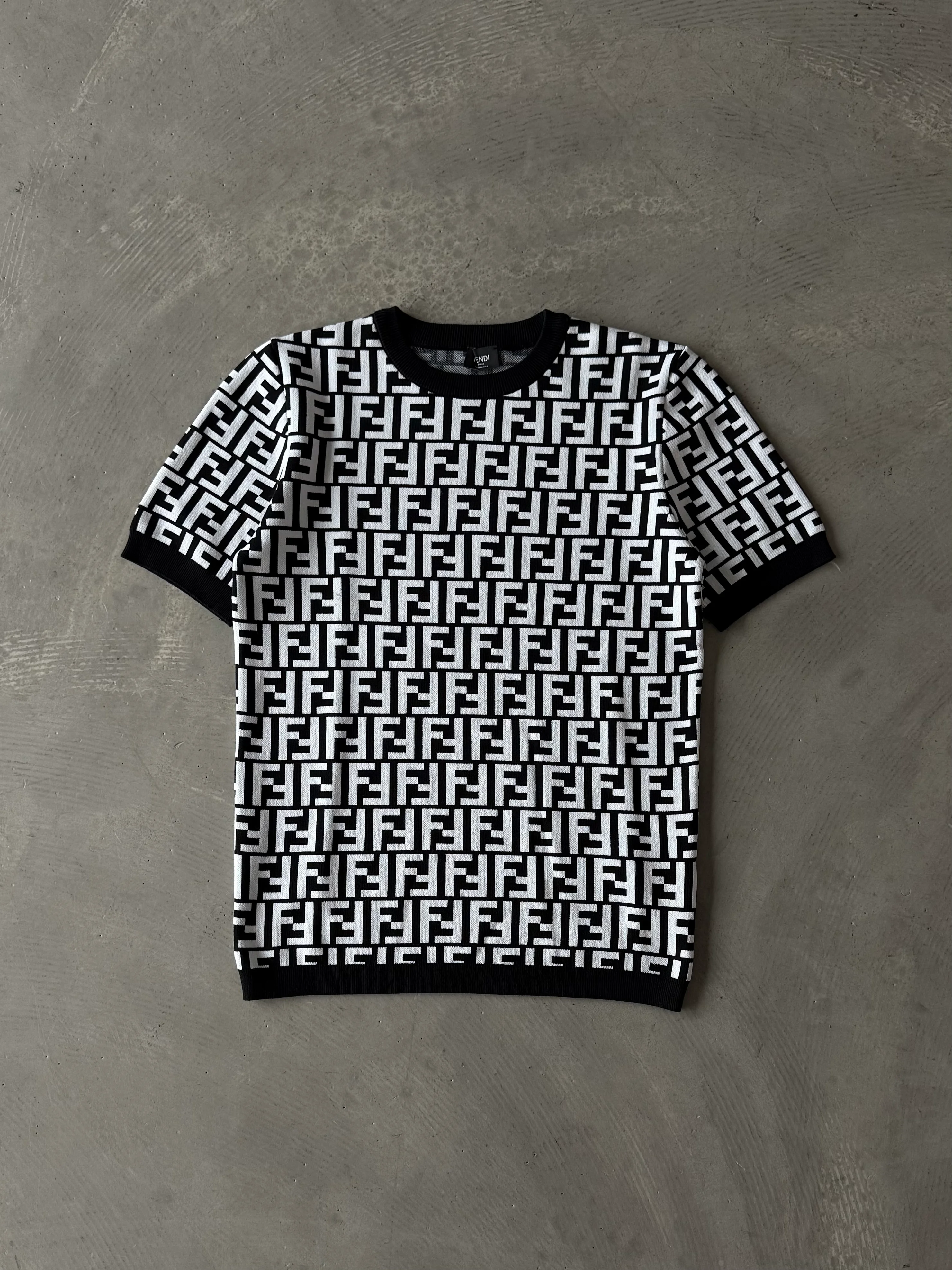 F Desenli Garnili Yaka Basic T-Shirt