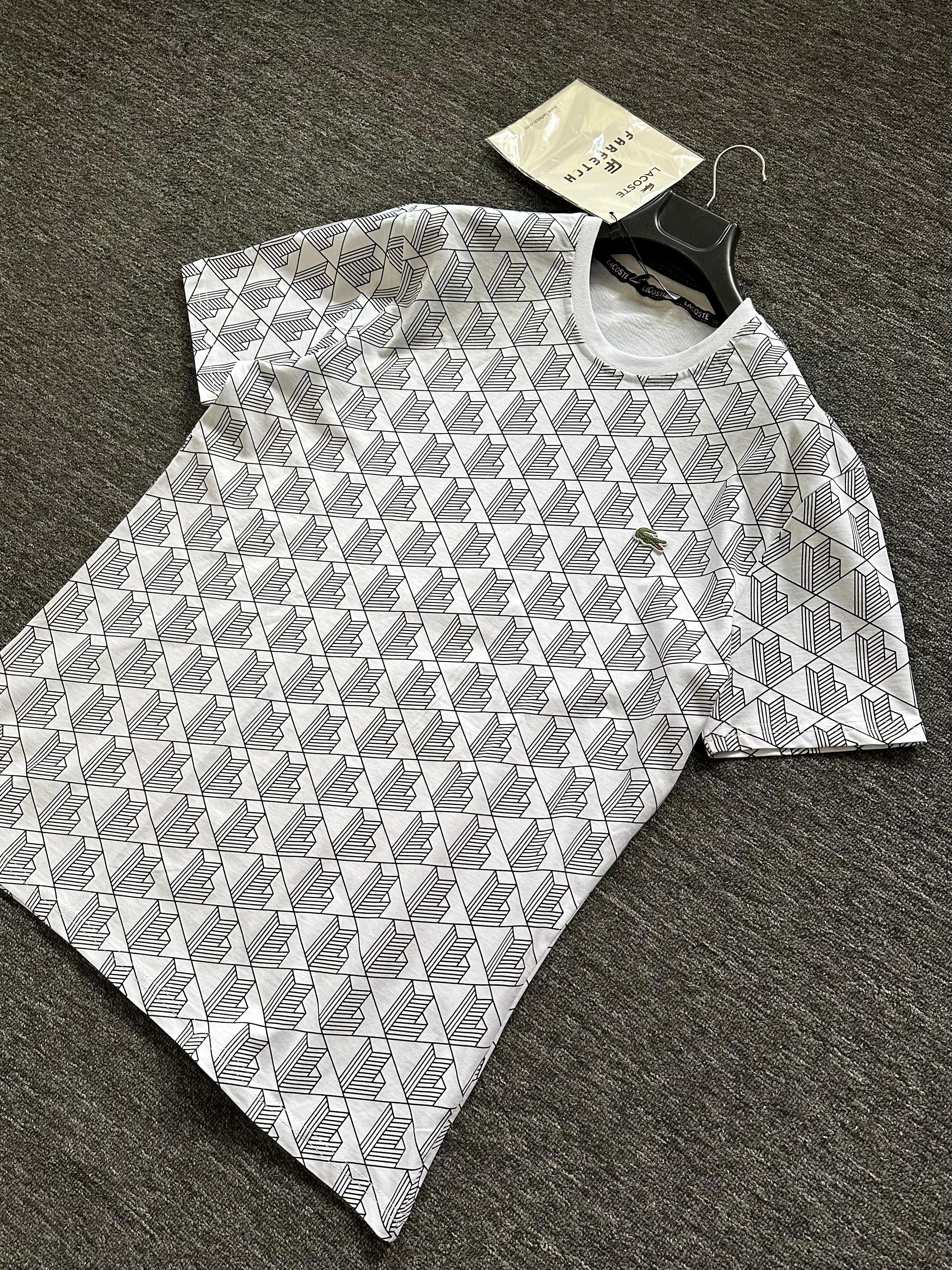 Monogram Desenli Nakışlı Tshirt