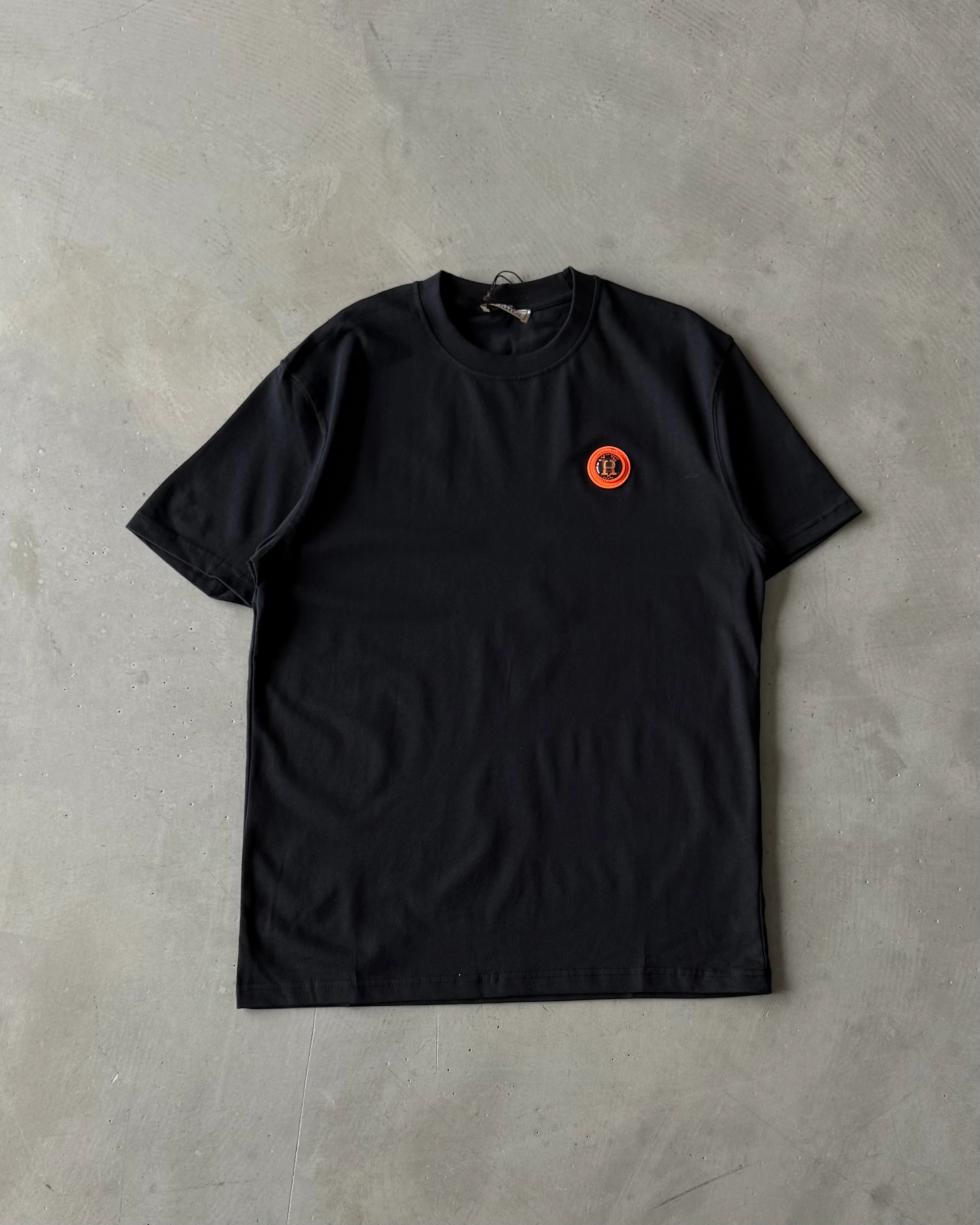 Sol Göğüs Baloncuk Logo Detaylı Basic T-Shirt