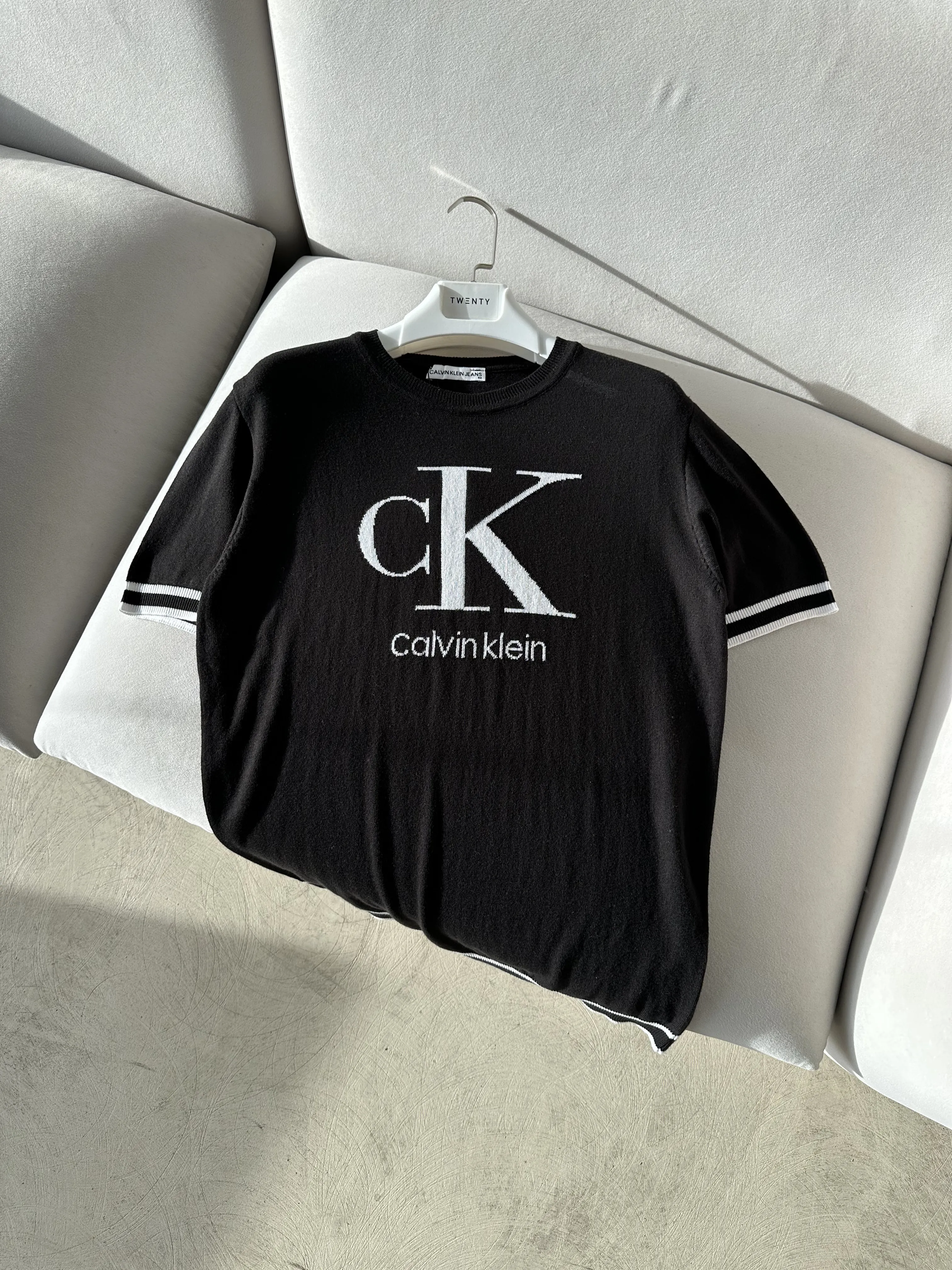 Göğüs Logolu Triko T-Shirt