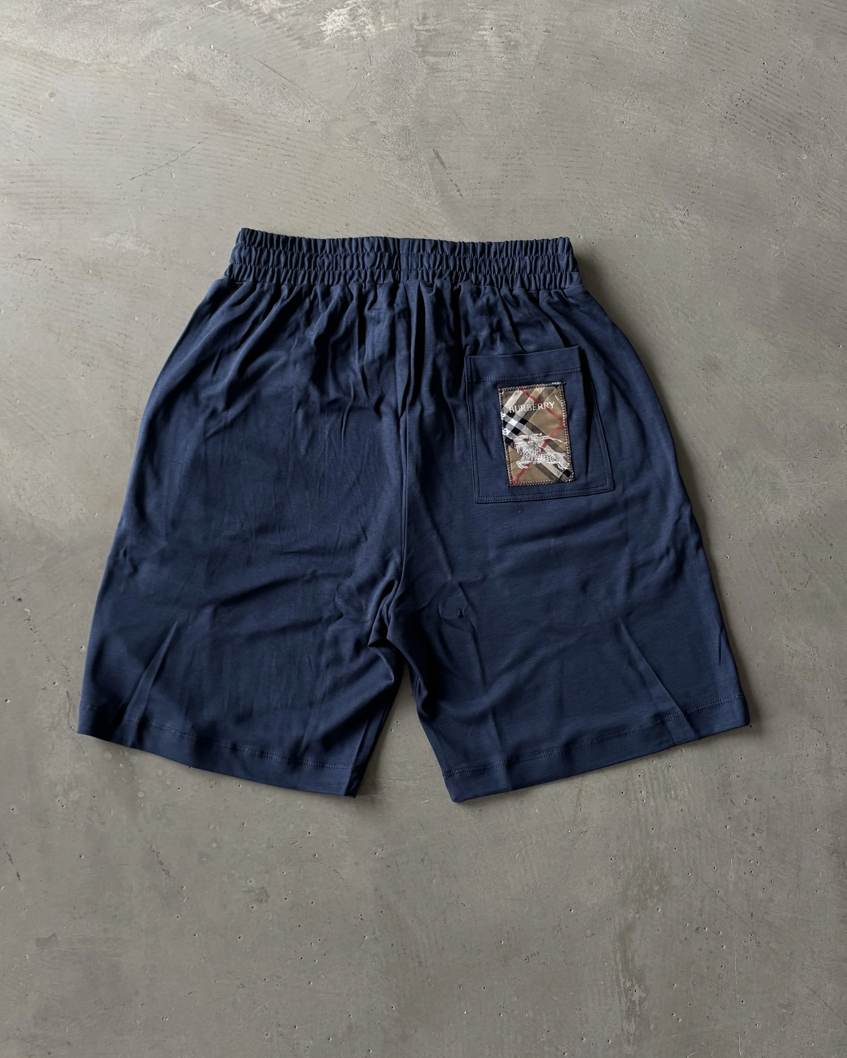 Arka Cep Logo Nakışlı Şort