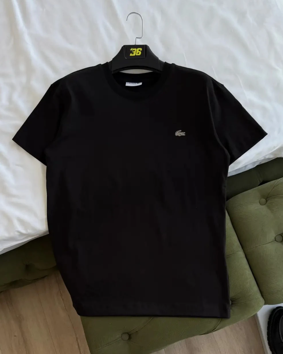 Basic Logo Detaylı Erkek T-Shirt – Çok Renk Seçenekli | Zamansız ve Rahat