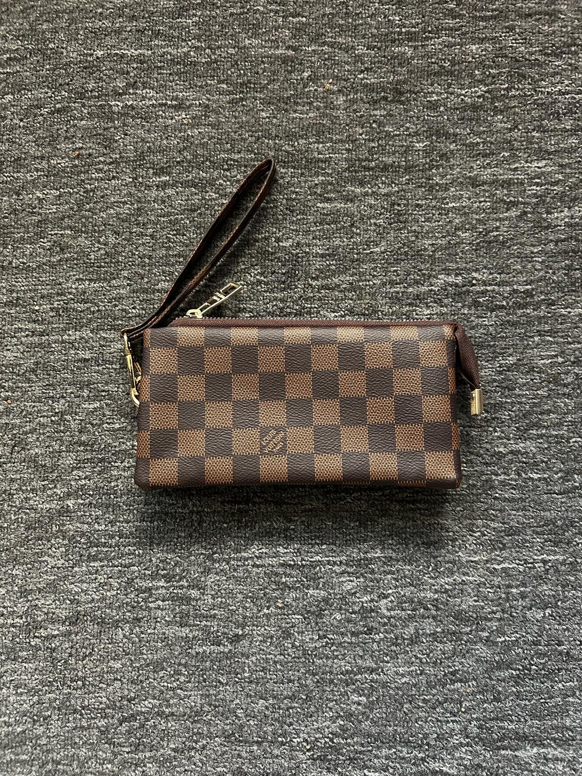 LV Desenli Premium El Cüzdanı
