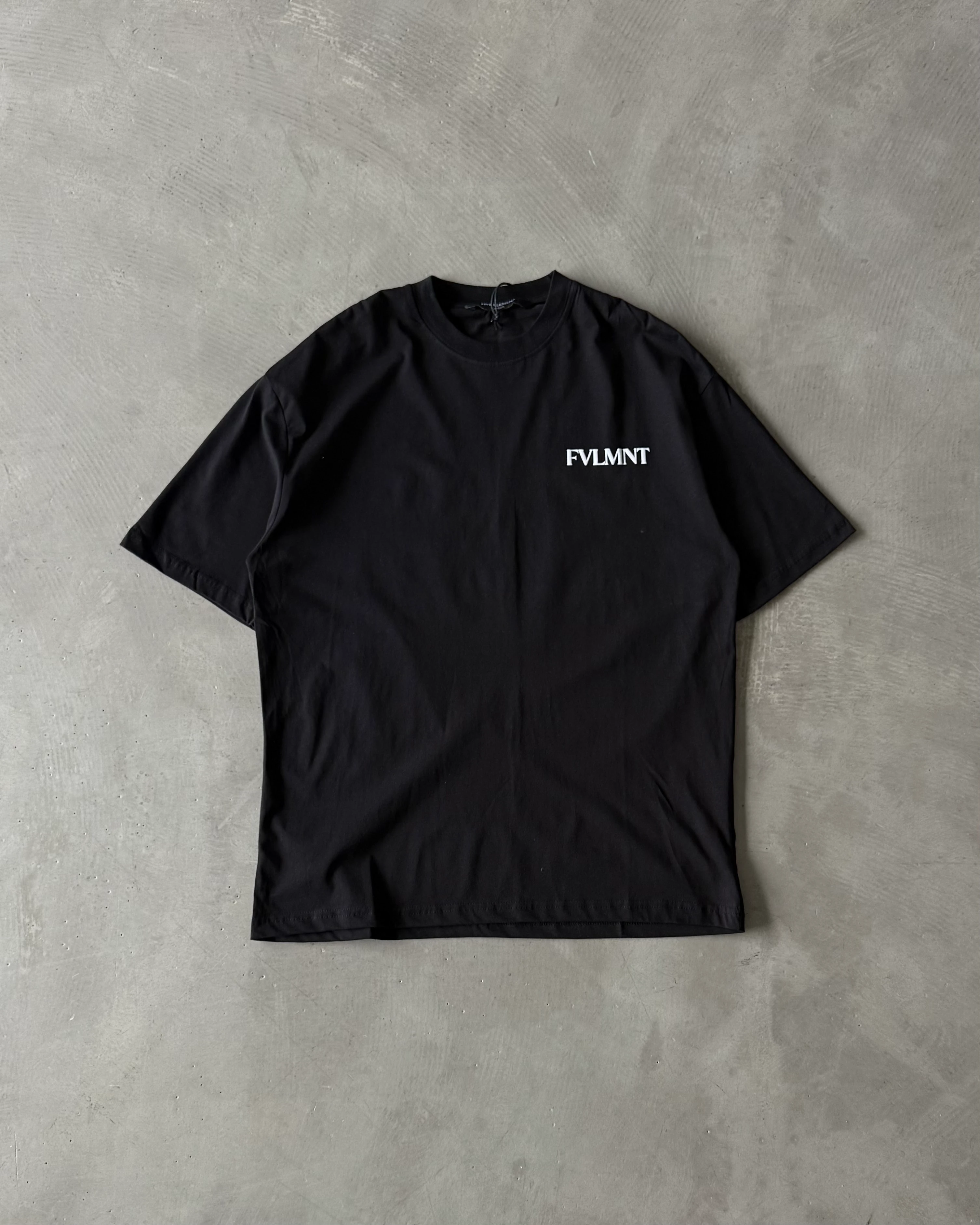 Sol Göğüs ve Arka Logolu Basic T-Shirt