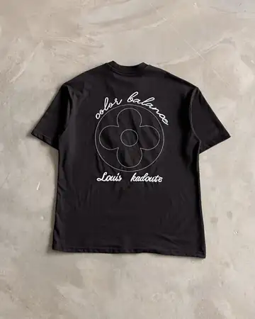 Göğüs ve Arka Nakışlı Kısa Kollu T-Shirt