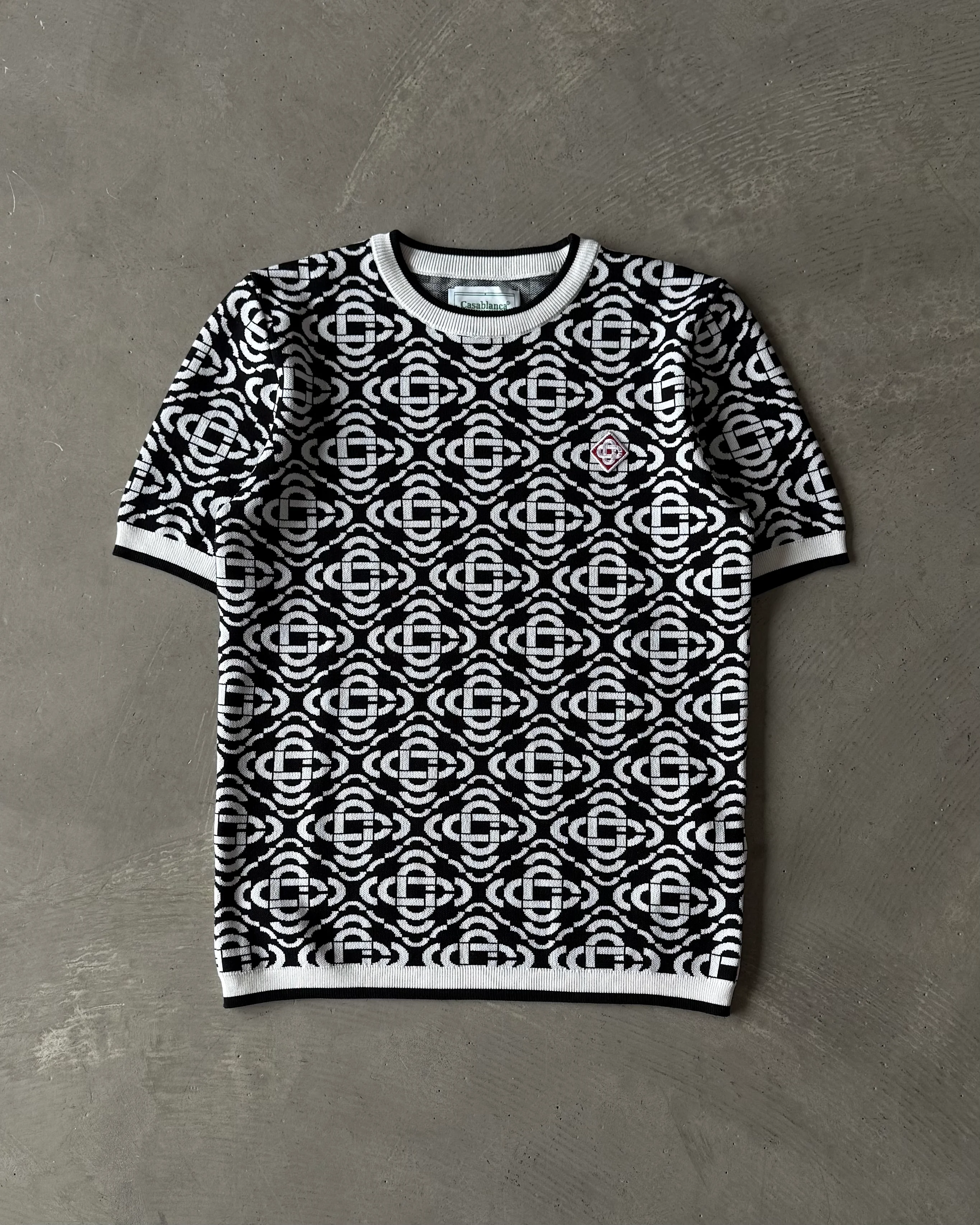 Full Logo Desenli Garnili Yaka Basic T-Shirt