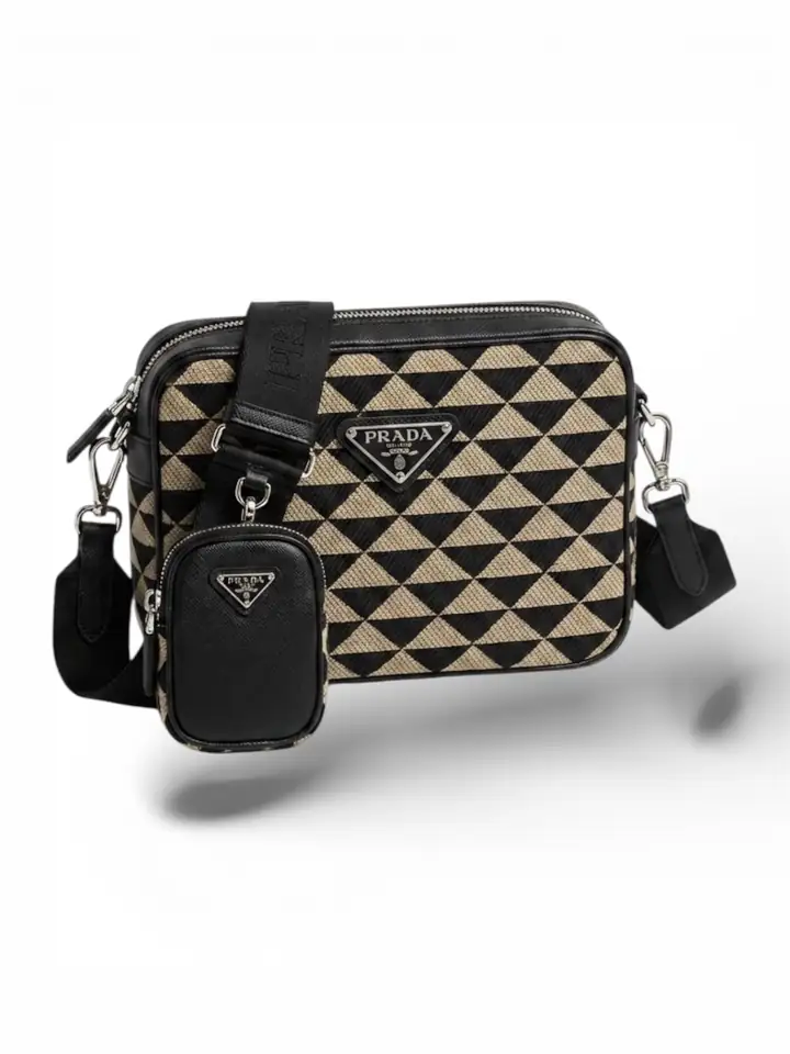 Üçgen Desenli Kol Çantası