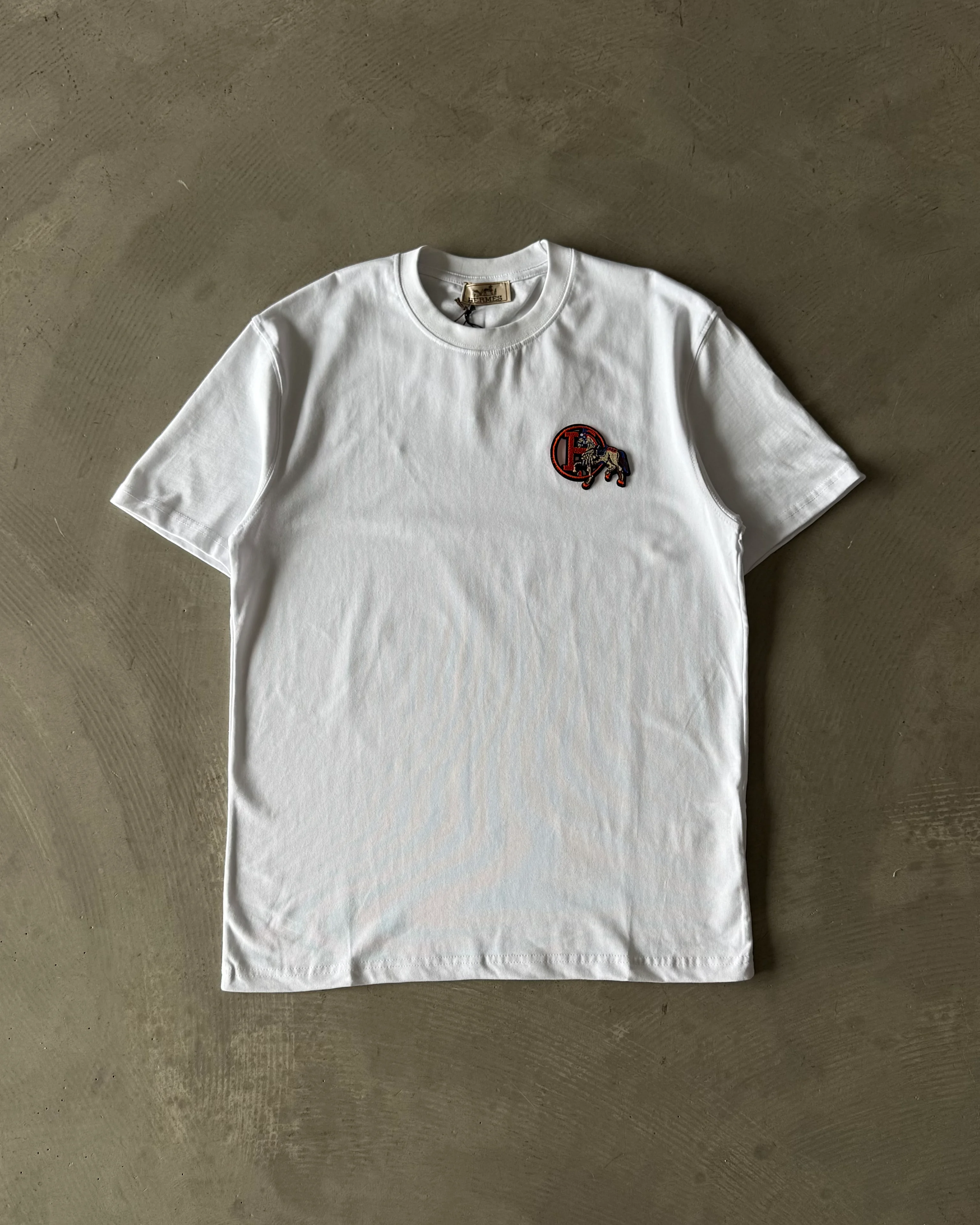 Sol Göğüs Yuvarlak Logo Nakışlı At Detaylı Basic T-Shirt