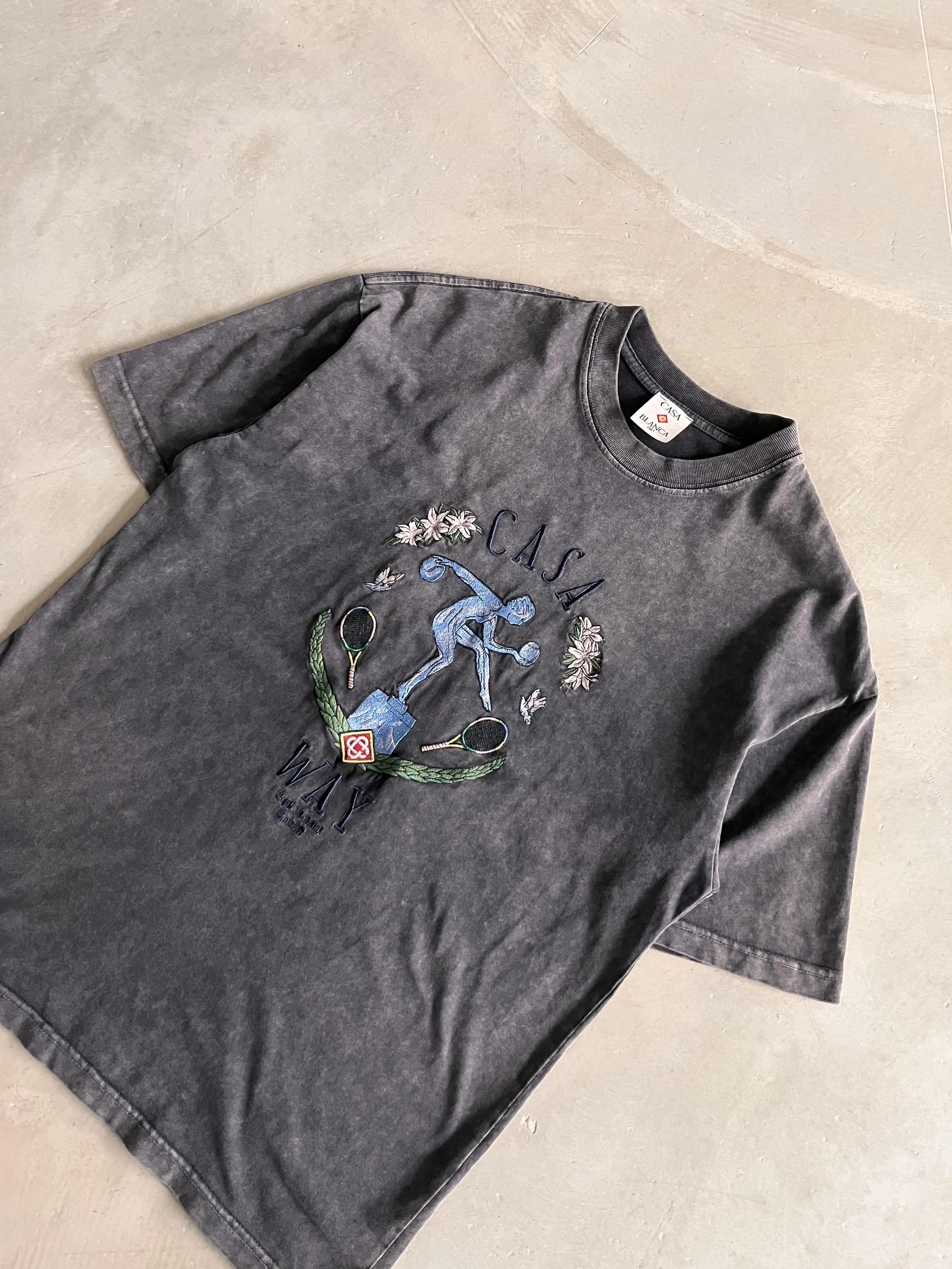 Göğüs Nakış Detaylı T-Shirt