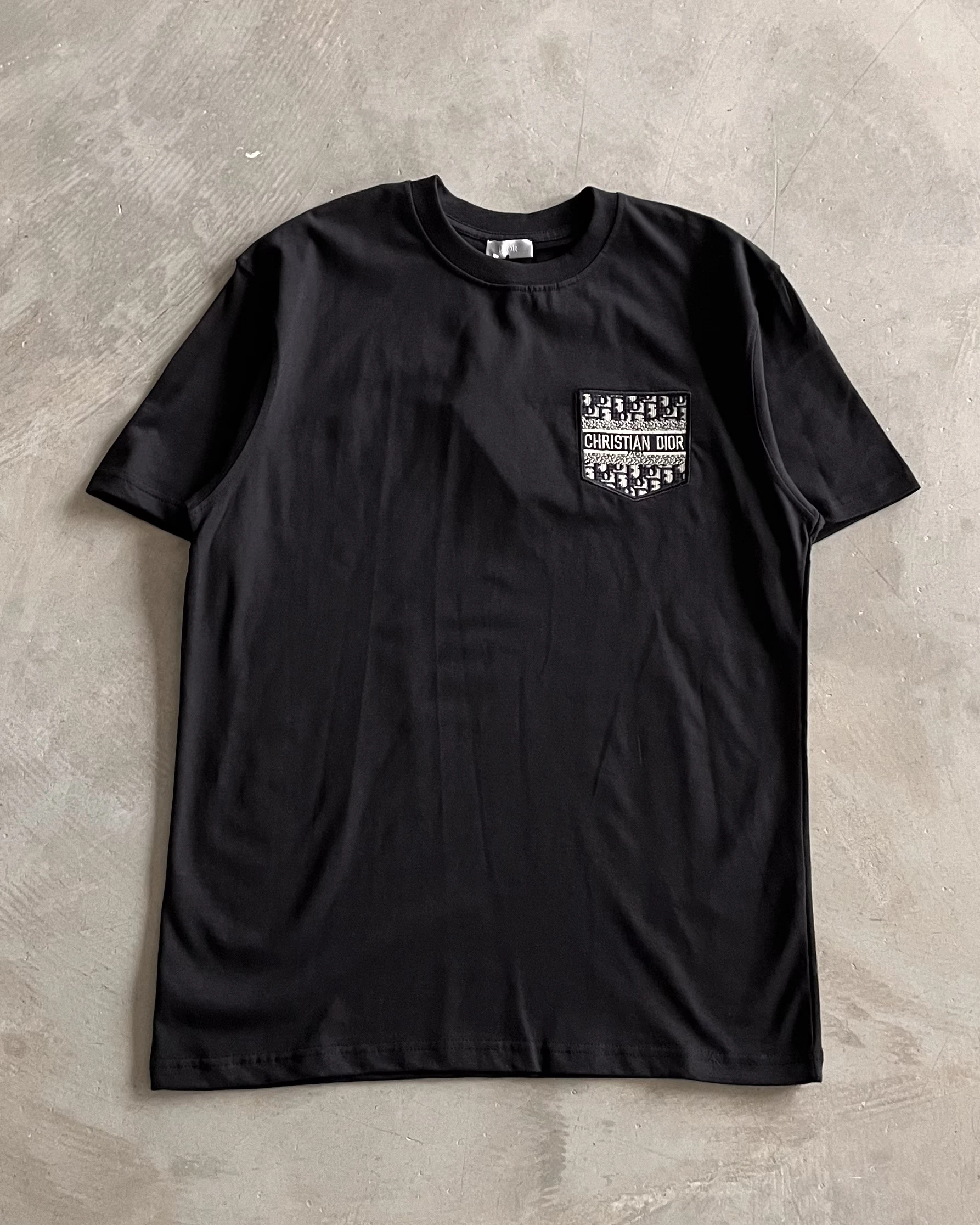 Sol Göğüs Nakışlı Basic T-Shirt