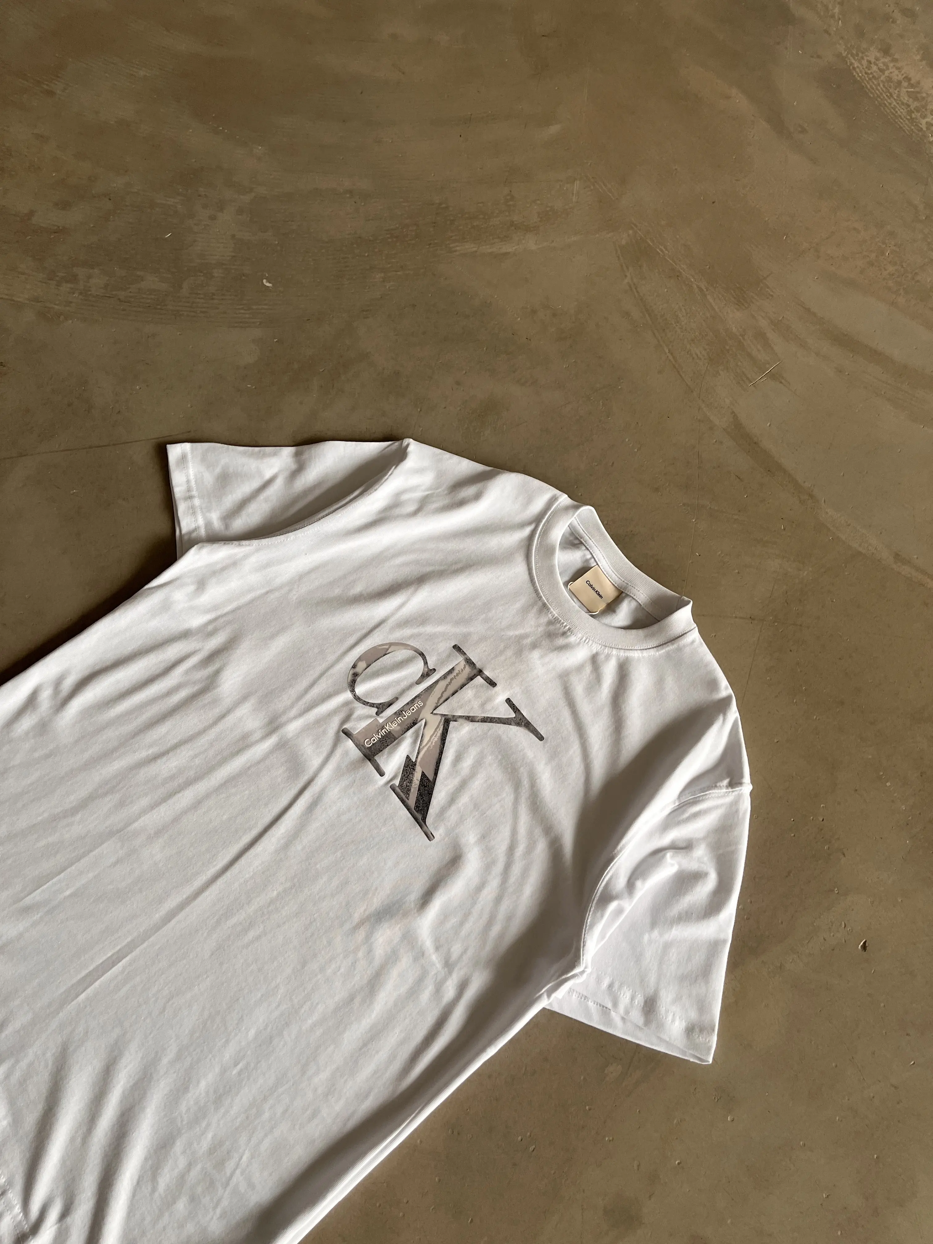 Göğüs Logo Baskılı Basic T-Shirt