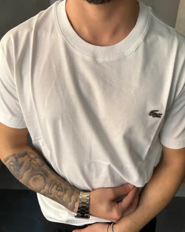 Basic Logo Detaylı Erkek T-Shirt – Çok Renk Seçenekli | Zamansız ve Rahat