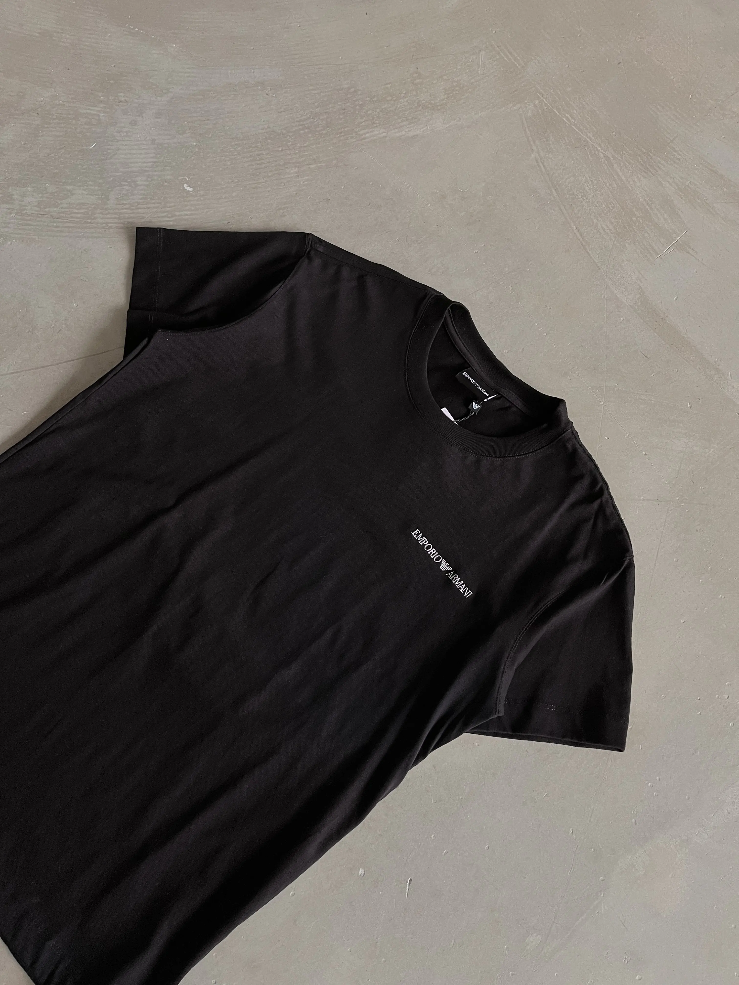 Sol Göğüs Nakış Detaylı T-Shirt