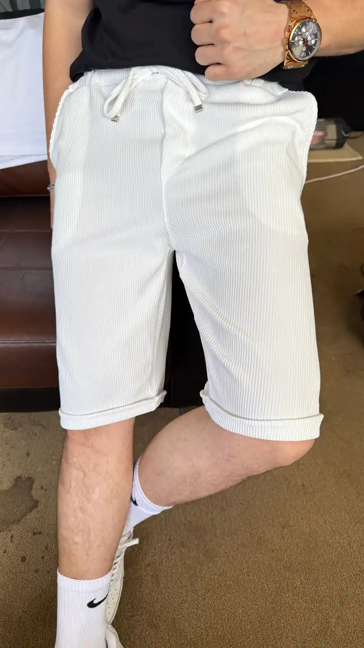 Dikey Çizgili Regular Kumaş Şort - Beyaz