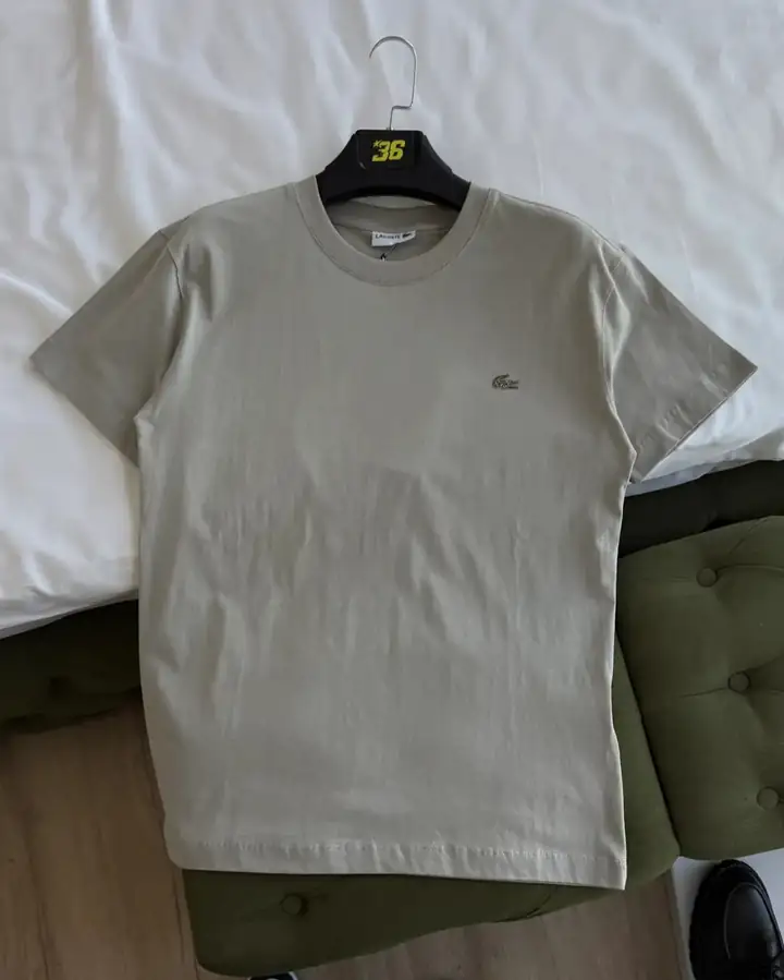 Basic Logo Detaylı Erkek T-Shirt – Çok Renk Seçenekli | Zamansız ve Rahat