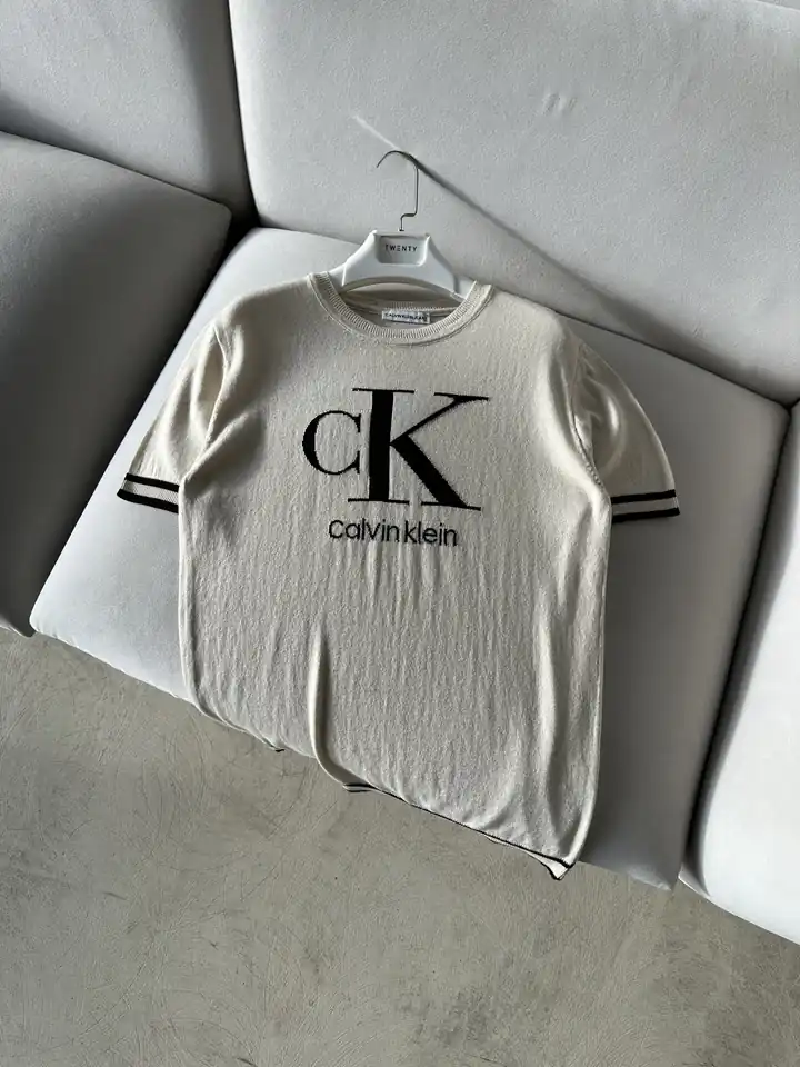 Göğüs Logolu Triko T-Shirt