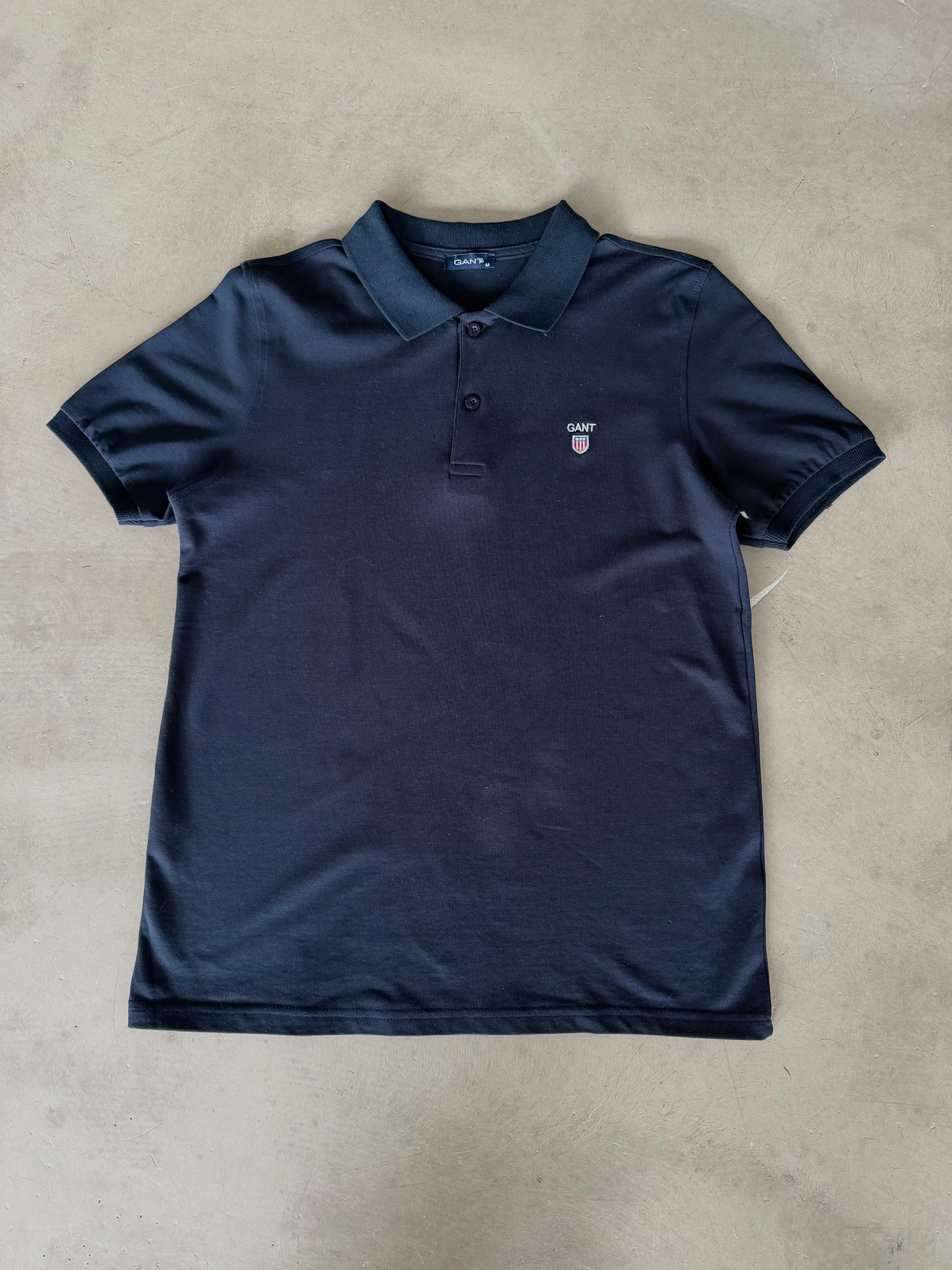 Basic Polo Yaka Erkek T-Shirt – Çok Renk Seçenekli | Zamansız ve Şık Stil
