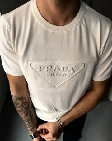 Göğüs Logo Kabartmalı Triko T-Shirt