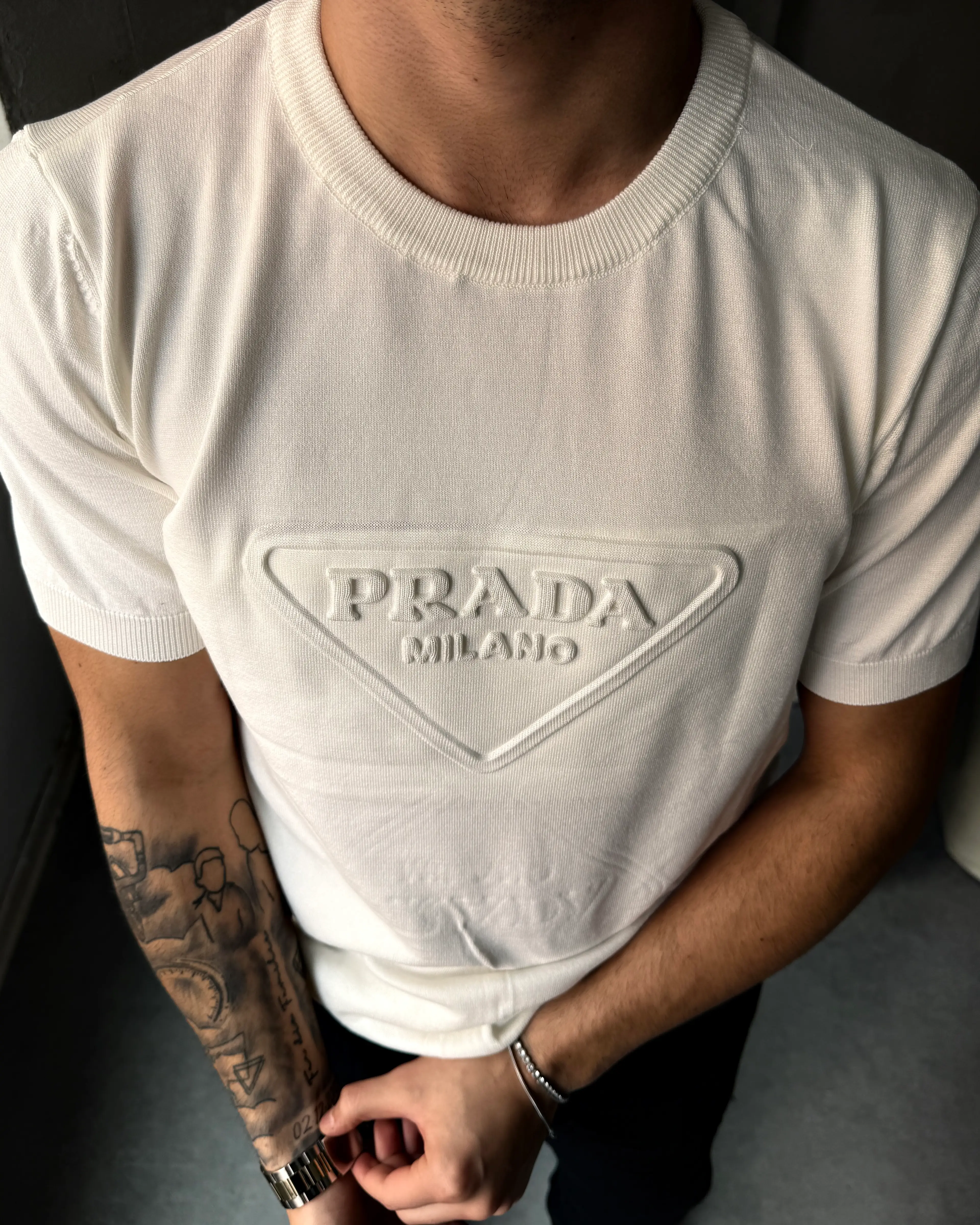 Göğüs Logo Kabartmalı Triko T-Shirt