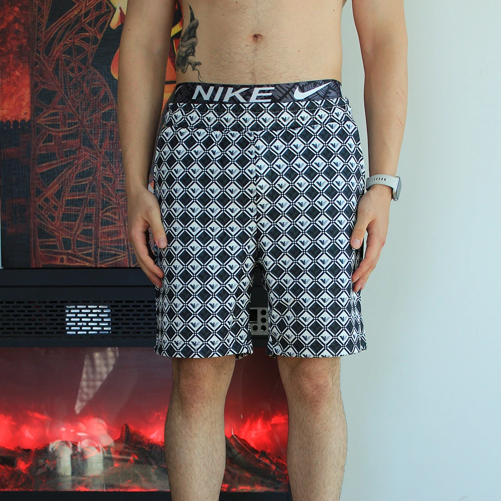 Full Logo Detaylı Şort