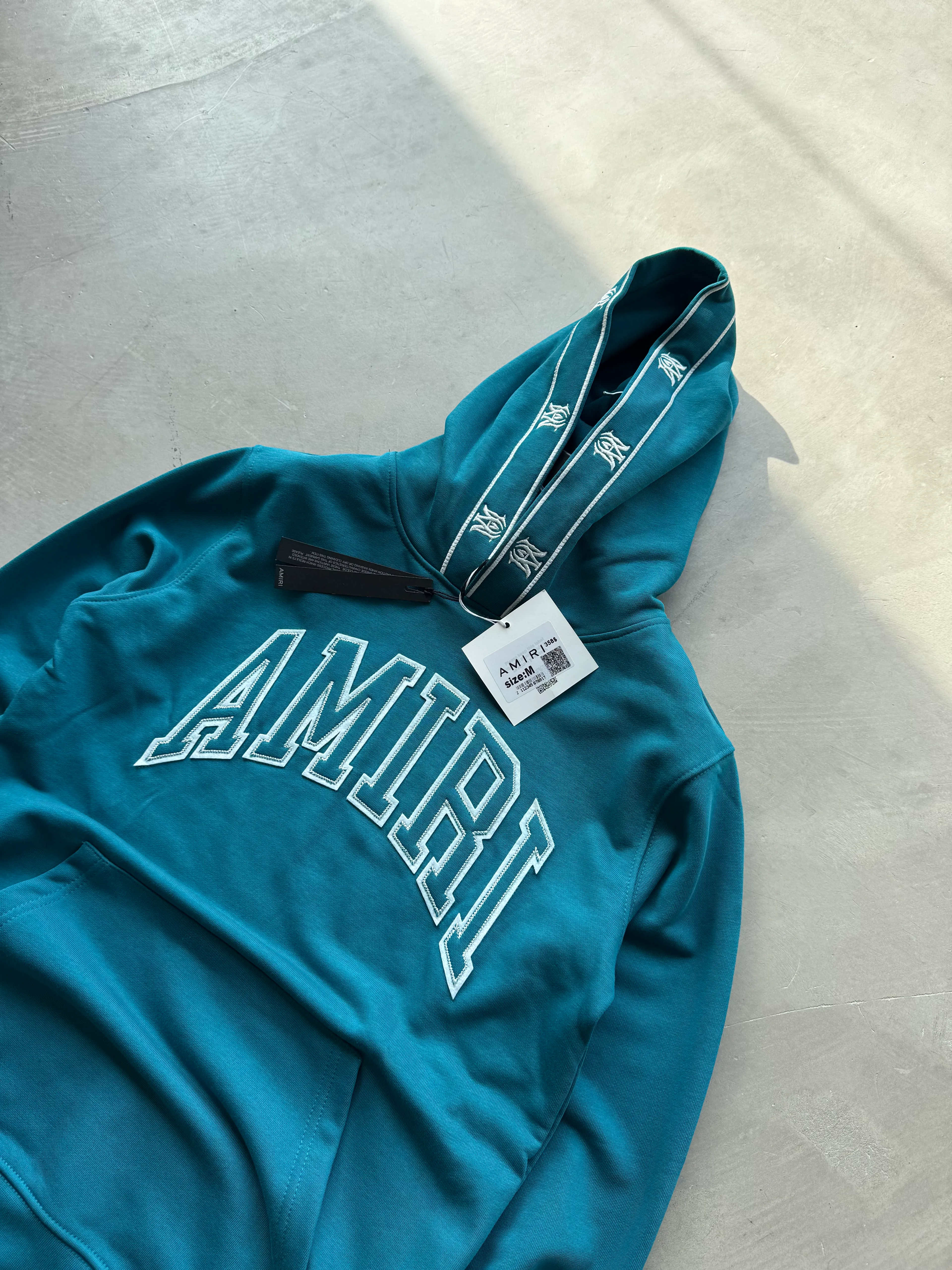 AMR Nakışlı Kapüşonlu Premium Sweatshirt