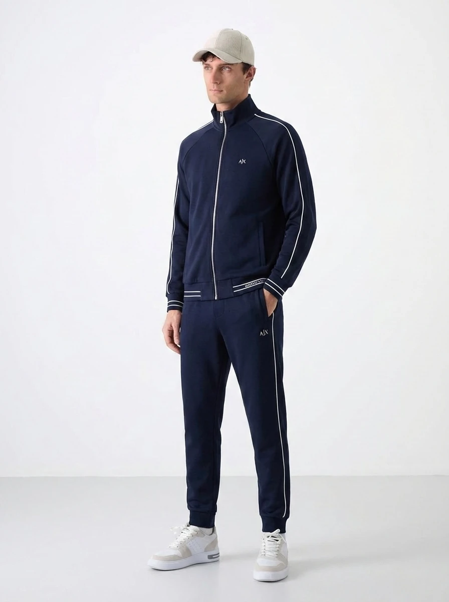 Demir Logo Detaylı Eşofman Takımı