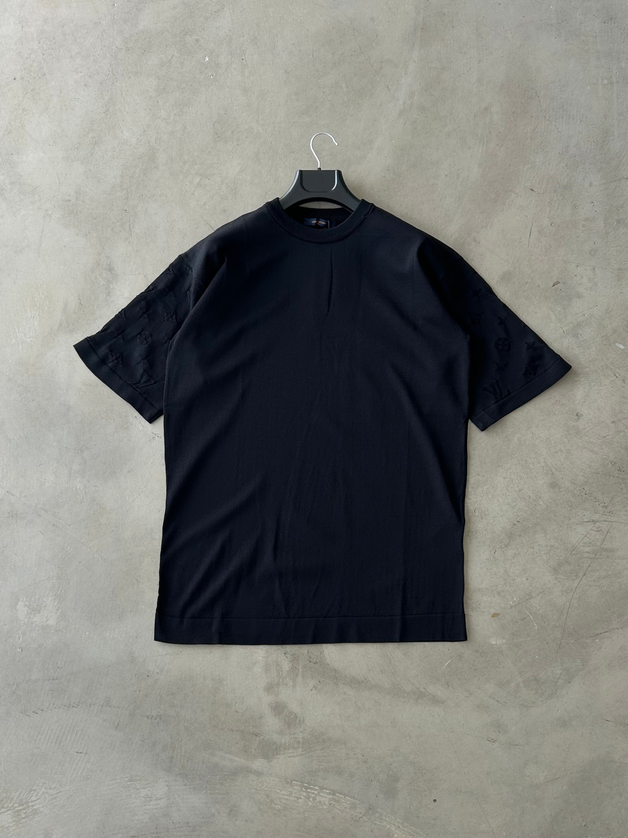 LV Kol Detaylı Extra Premium Tee - Siyah