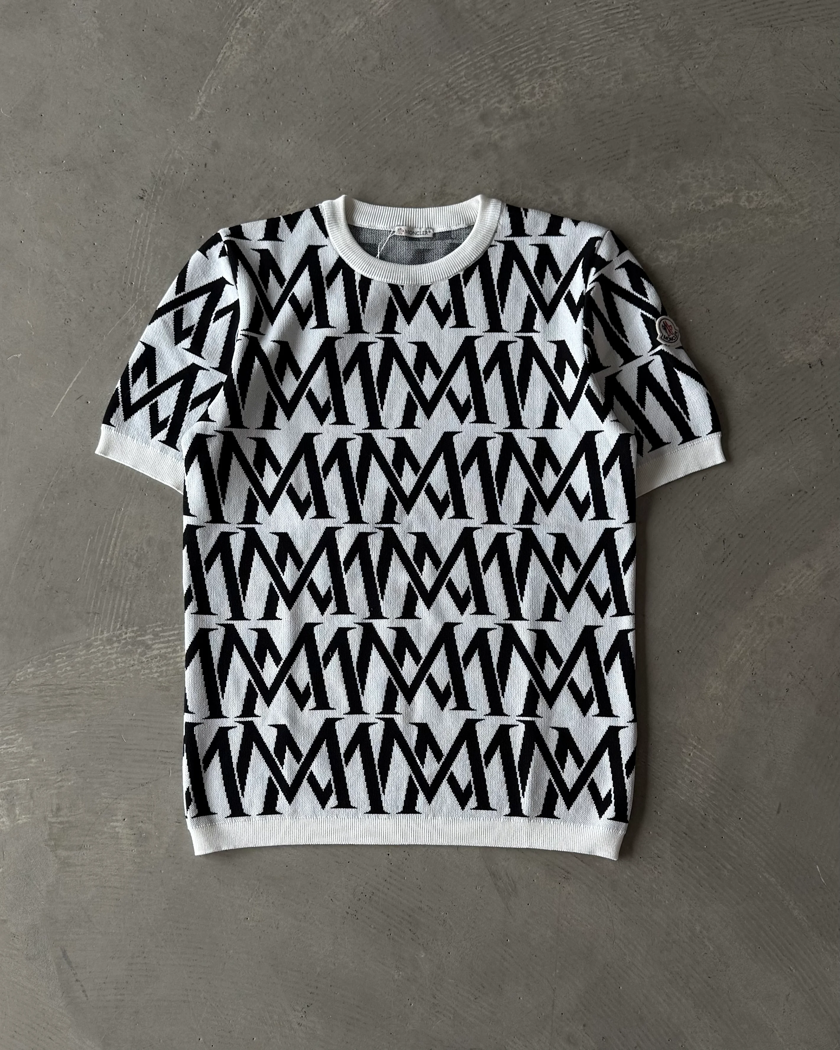 M Desenli Garnili Yaka Basic T-Shirt