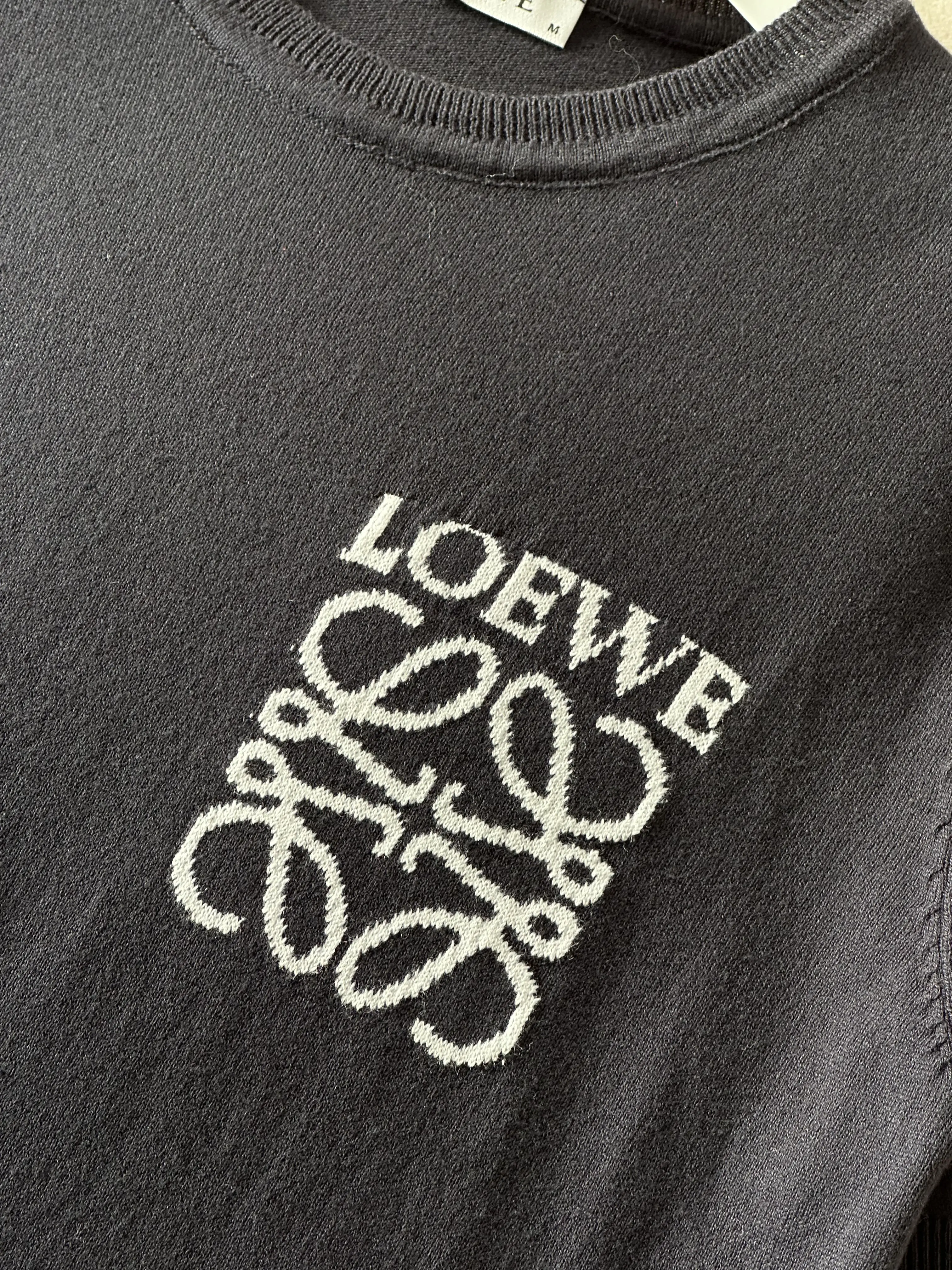 Büyük Göğüs Logolu T-Shirt