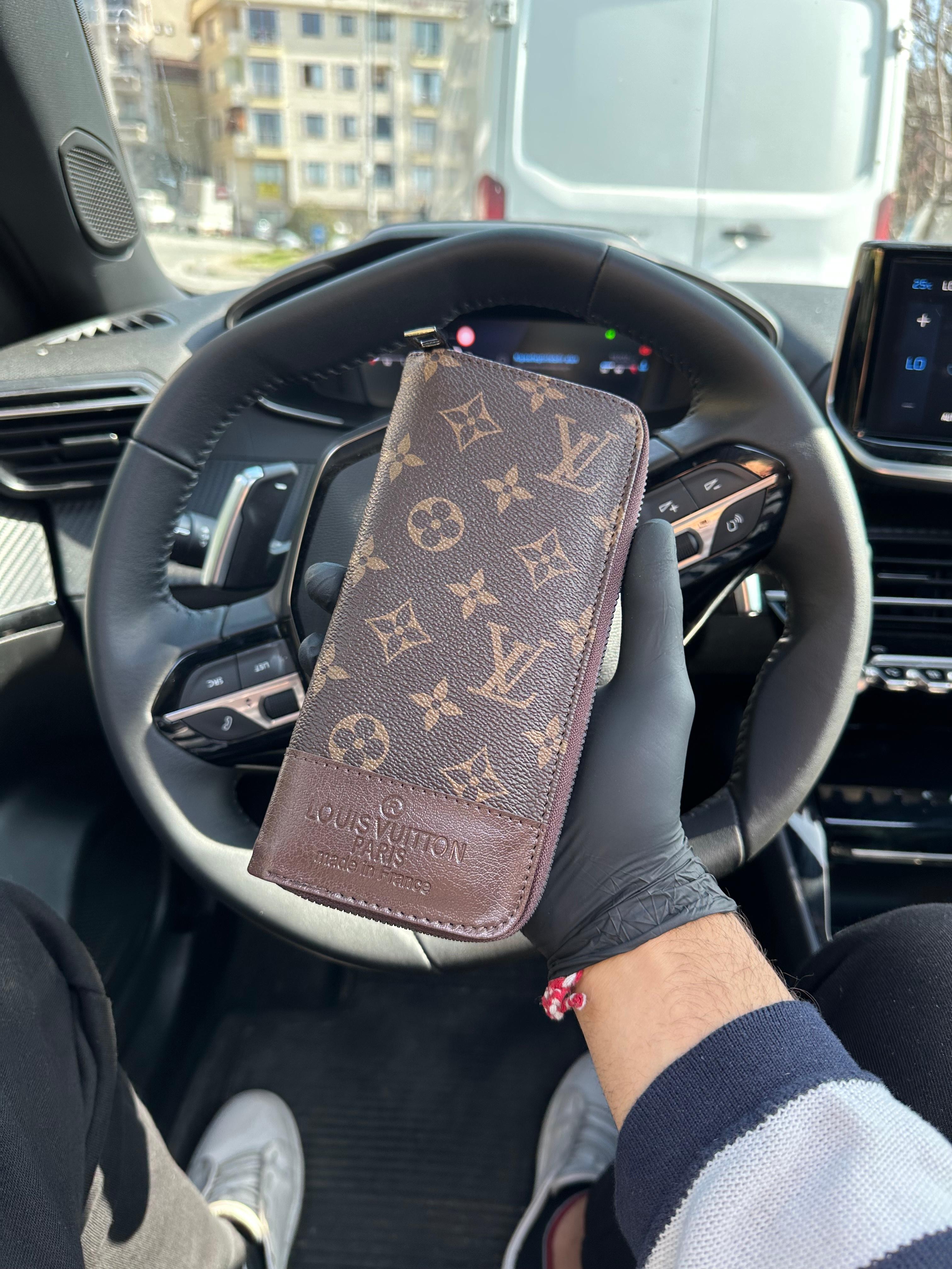 LV Premium El Çantası