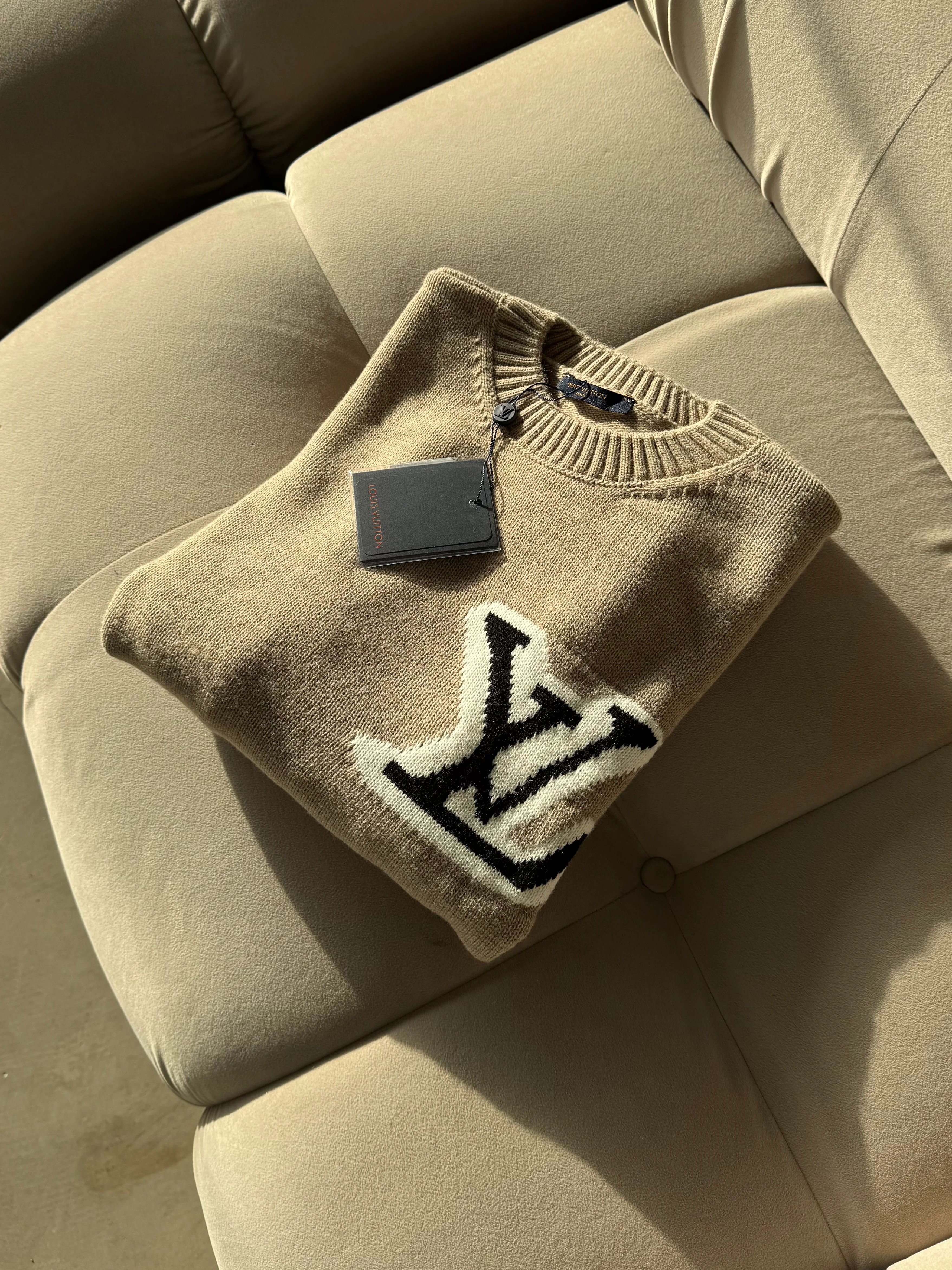 LV Premium Büyük Logo Detaylı Triko