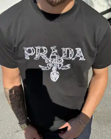 Büyük Logo Nakışlı Basic T-Shirt