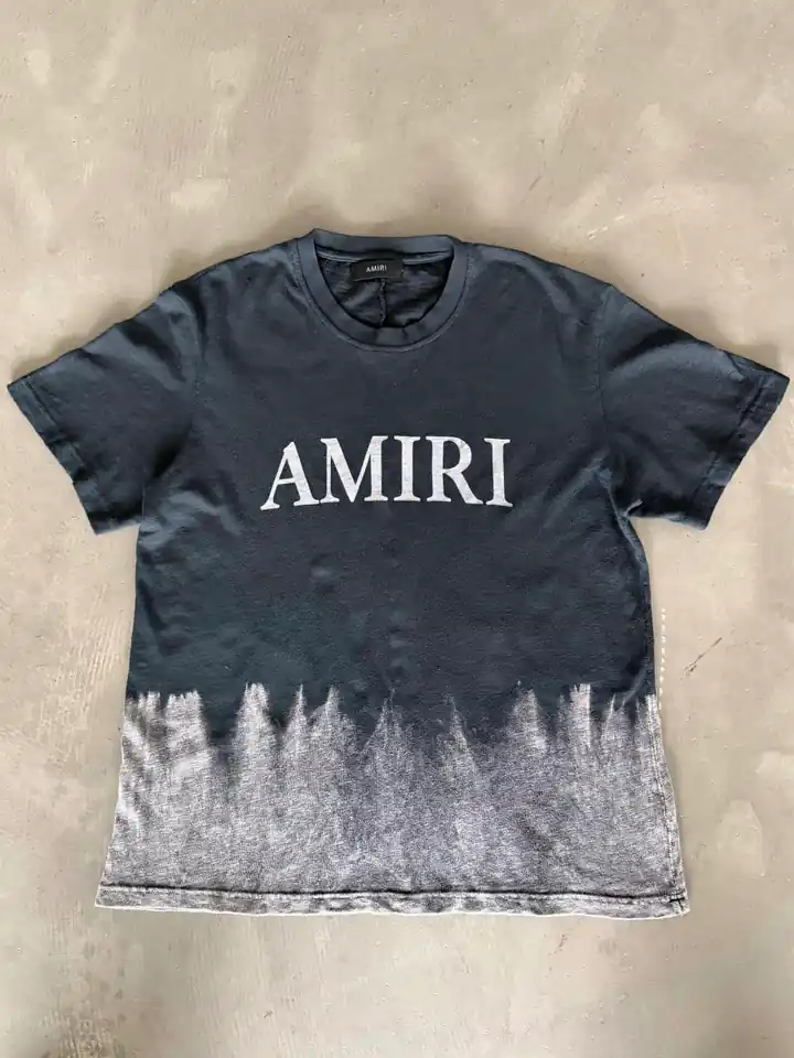 Göğüs Logo Baskılı Renk Geçişli Basic T-Shirt