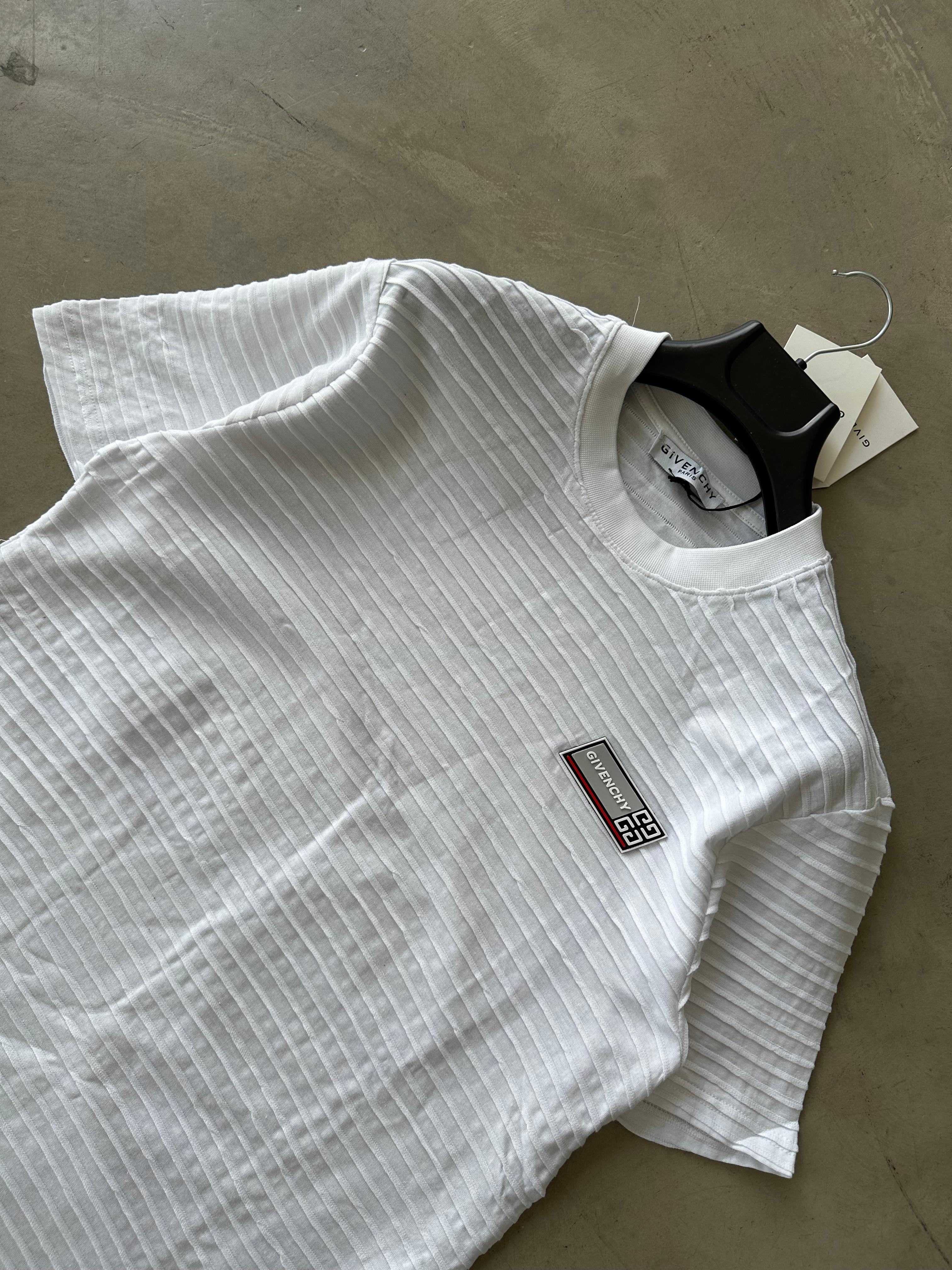 GVNC Logo Detay Çizgili Basic Tshirt