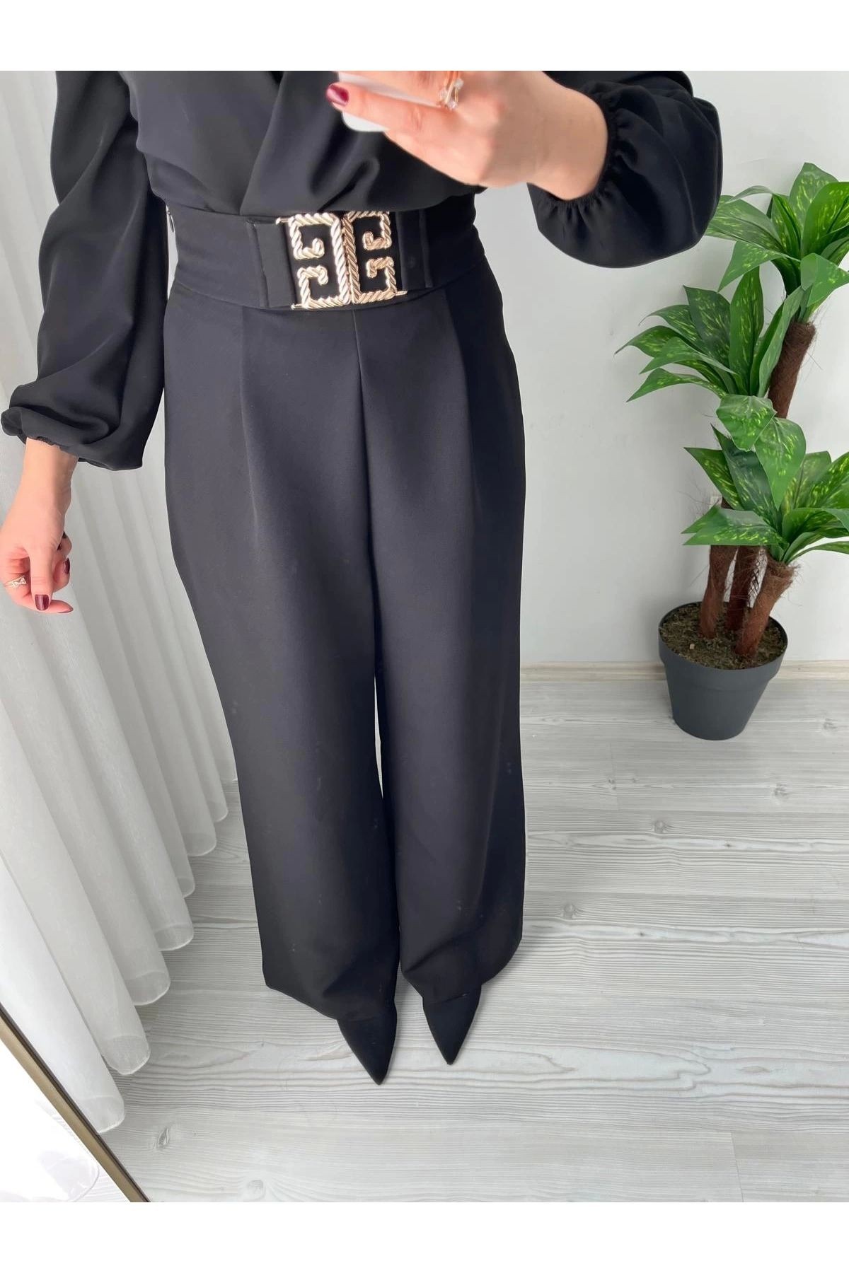 Bel Aksesuarlı Bol Paça Pantolon 