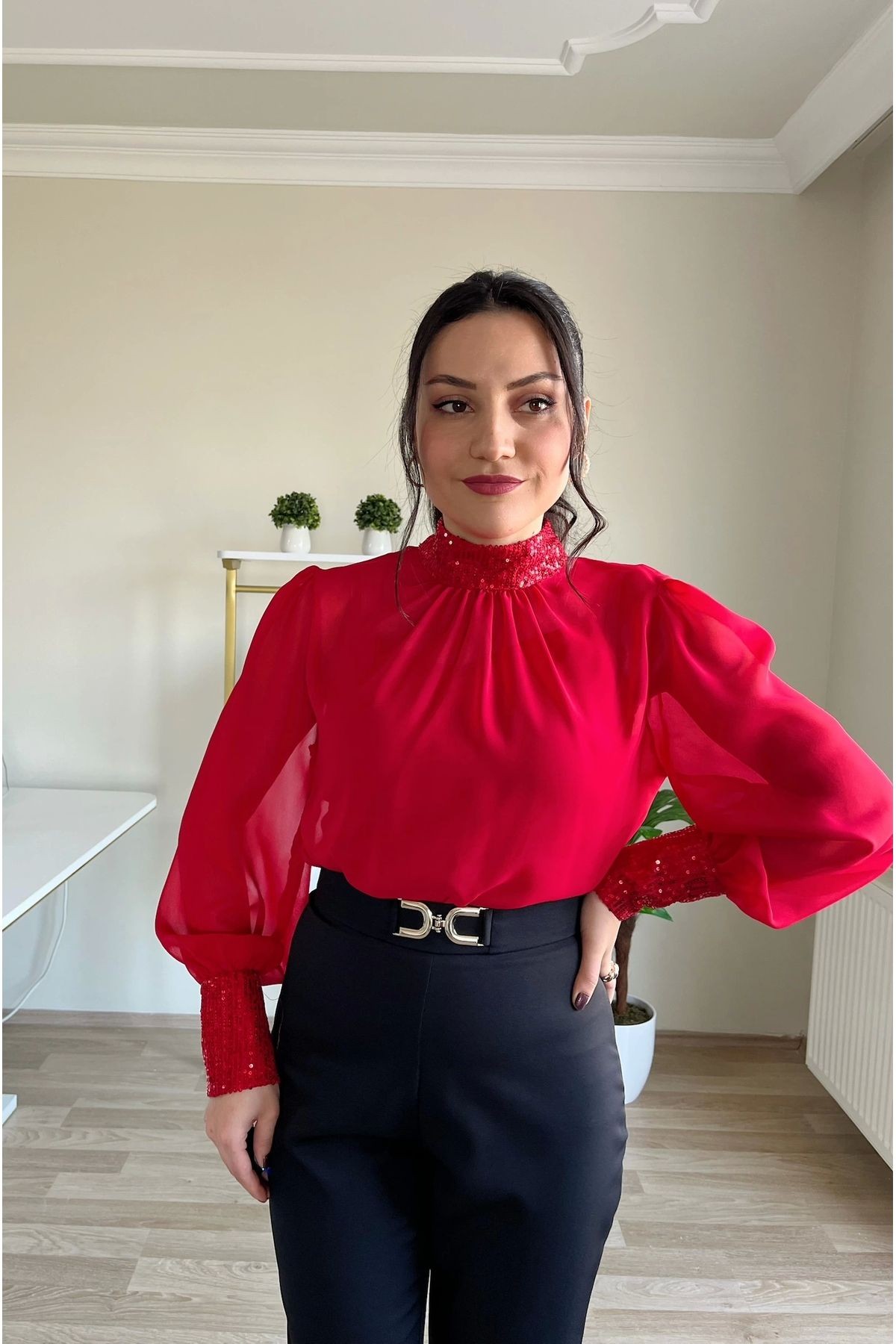 Payet Detaylı Bluz Şifon Bluz  - Kırmızı