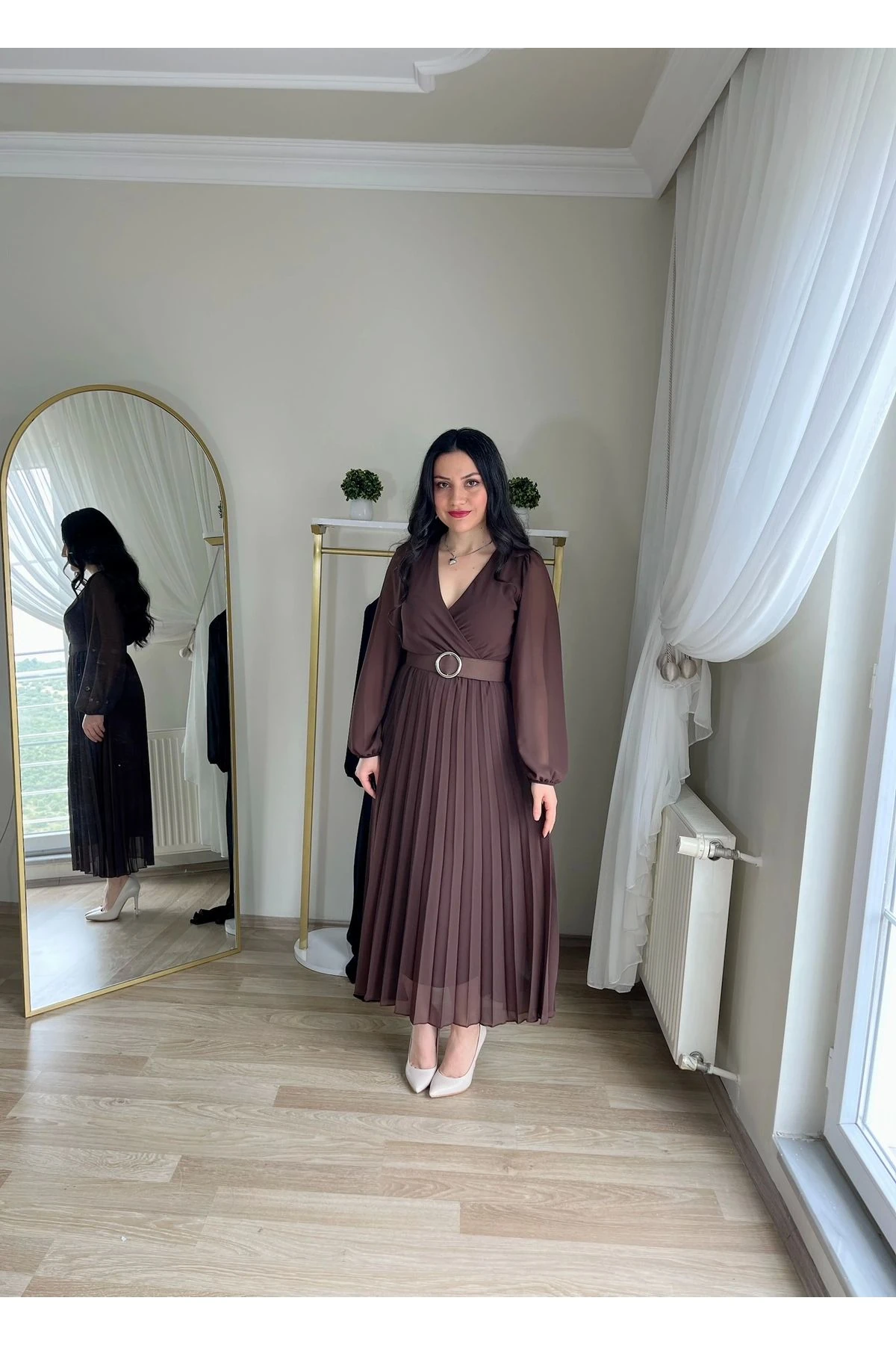 Piliseli Kemerli Midi Şifon Elbise Beyaz - Kahverengi