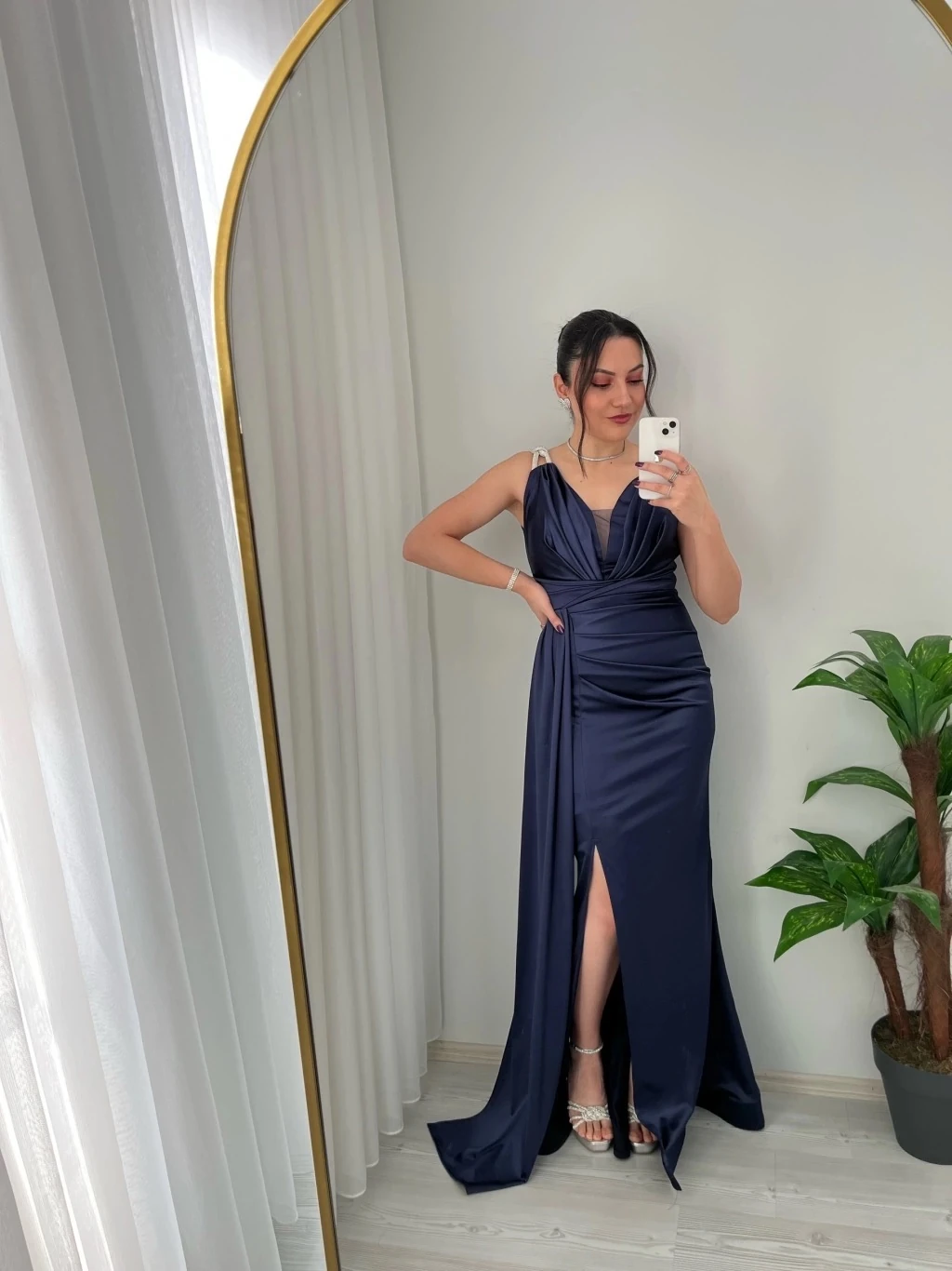 Olina Taş Askılı Saten Abiye - Lacivert