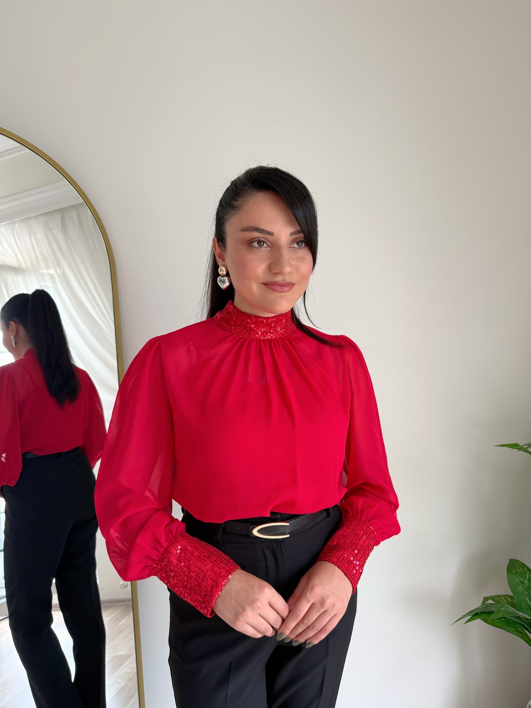 Payet Detaylı Bluz Şifon Bluz  - Kırmızı