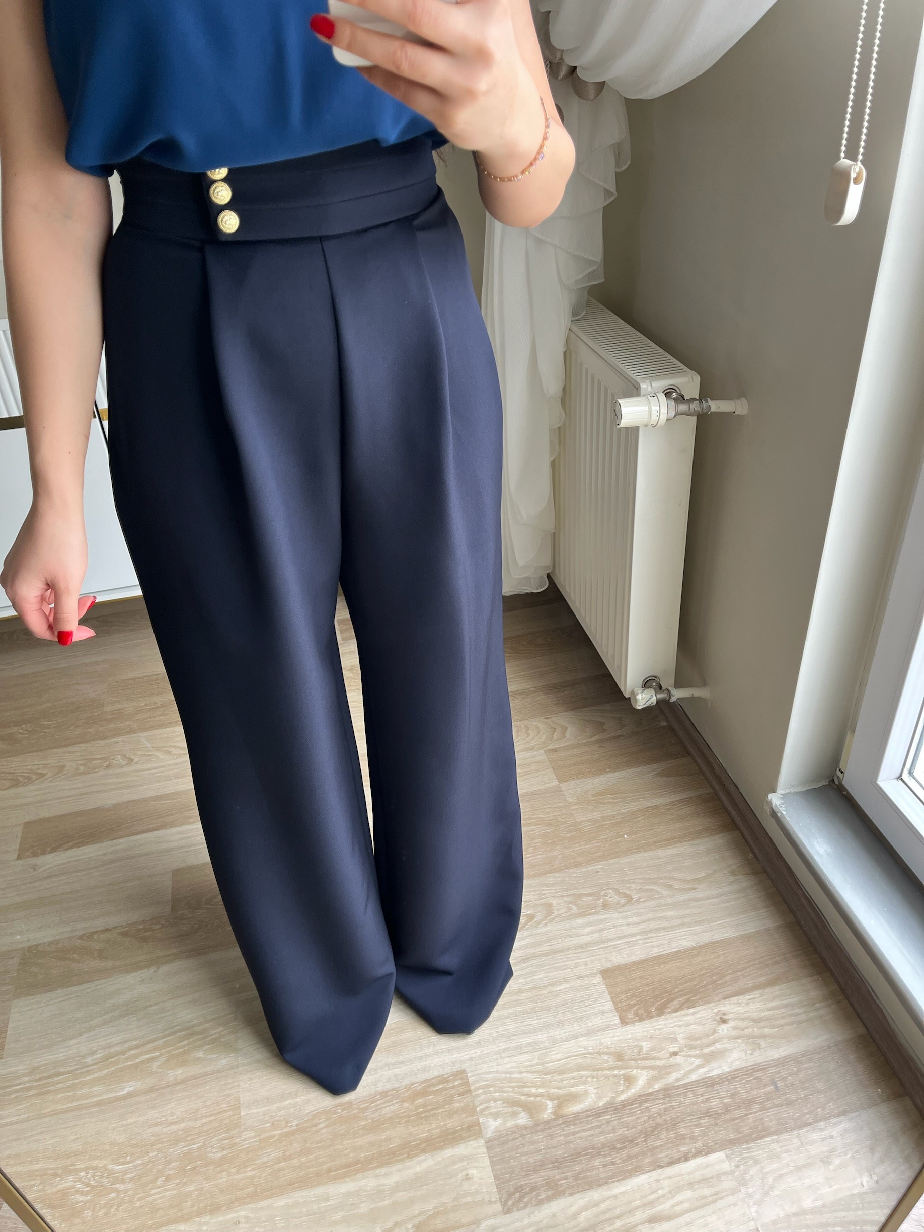 Bel Düğme Detaylı Bol Paça Pantolon 